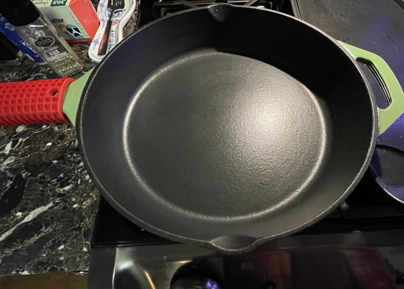 Utopia Kitchen Cast Iron Skillet 12 Inch Pre-Seasoned PFAS-Free Black | Chef Pan, Even Heat Distribution, Stovetop, Oven, Campfire and Grill Safe, Large Skillet, Indoor Outdoor Use customer photo 1