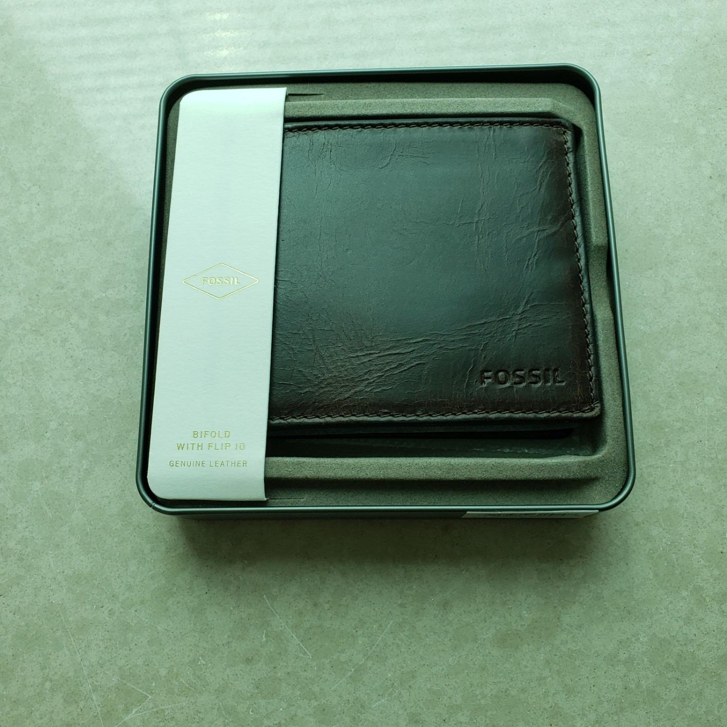 Fossil Men's Wallet, Derrick Leather RFID-Blocking Wallet, Bifold with Flip ID, Brown customer photo 2