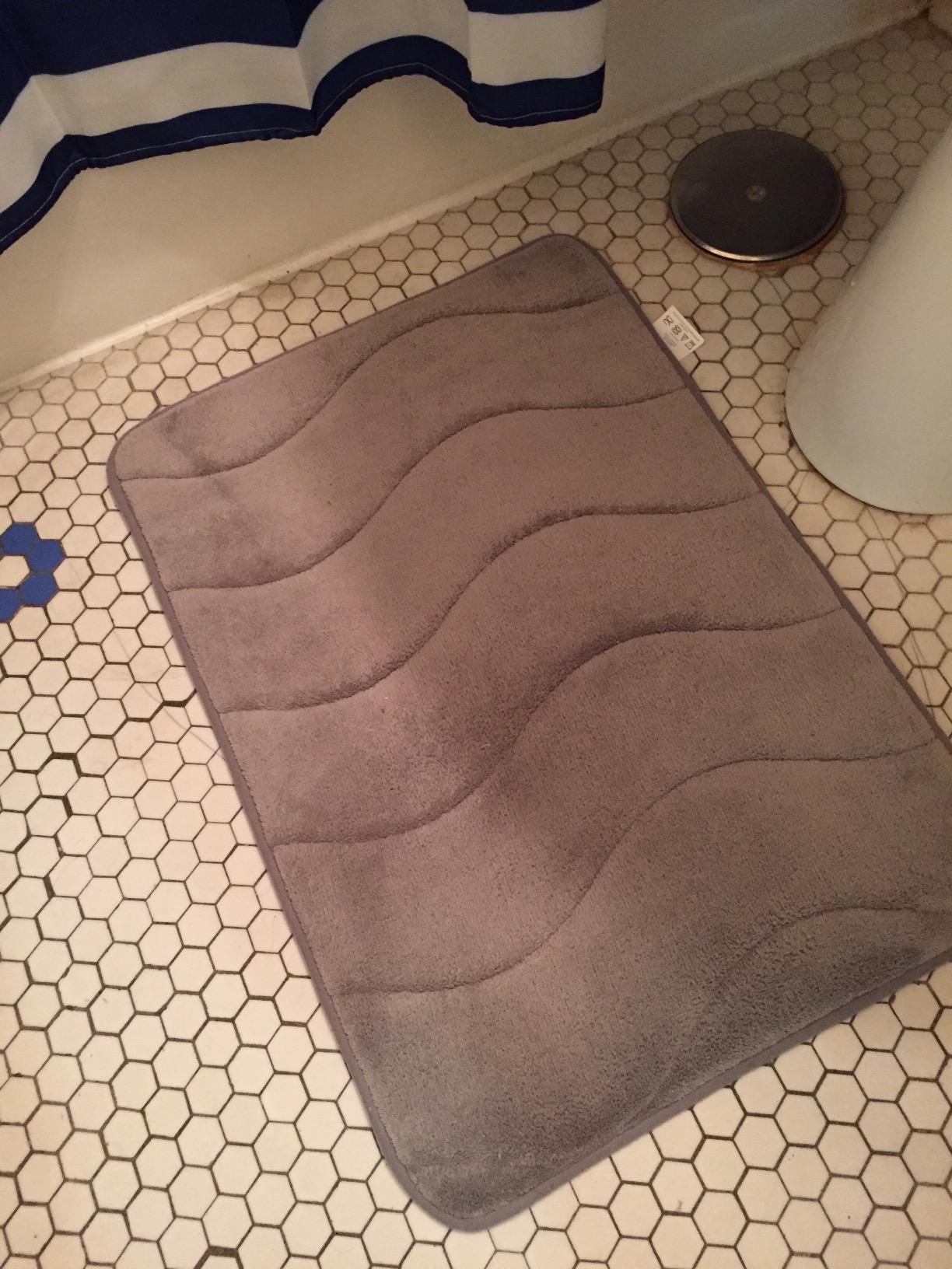 Flamingo P Memory Foam Bath Mat for Bathroom Non Slip Quick Dry Super Water Absorbent Shower Rug,24x17,Grey customer photo 2