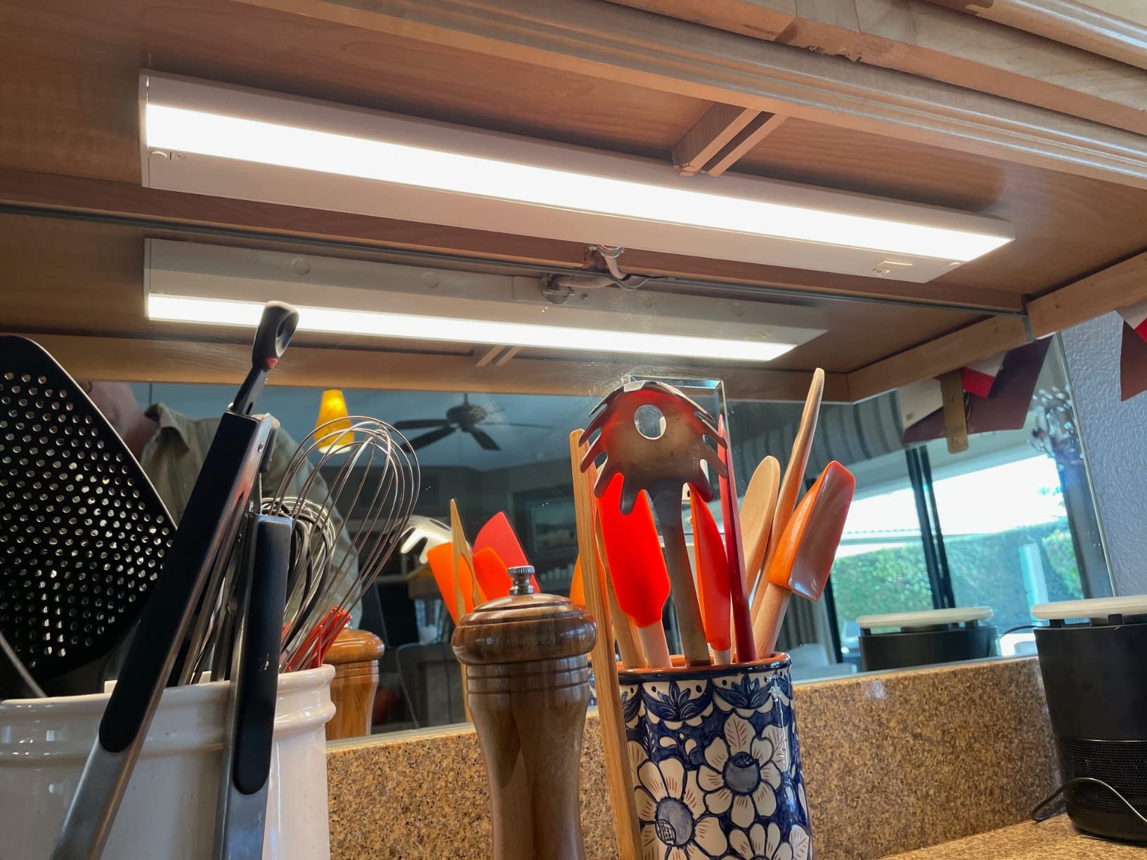 GETINLIGHT 24-Inch Linkable 3CCT LED Under Cabinet Light, Hardwired/Plug-in customer photo 1