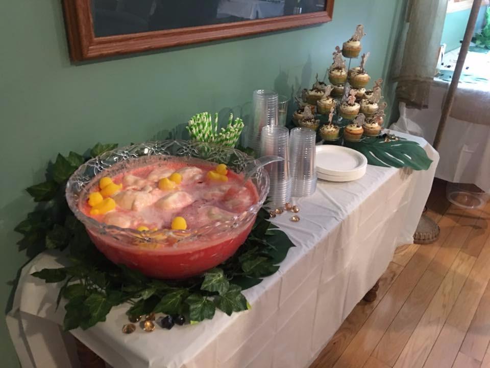 Party Essentials Hard Plastic 12-Quart Embossed Punch Bowl, Clear customer photo 1