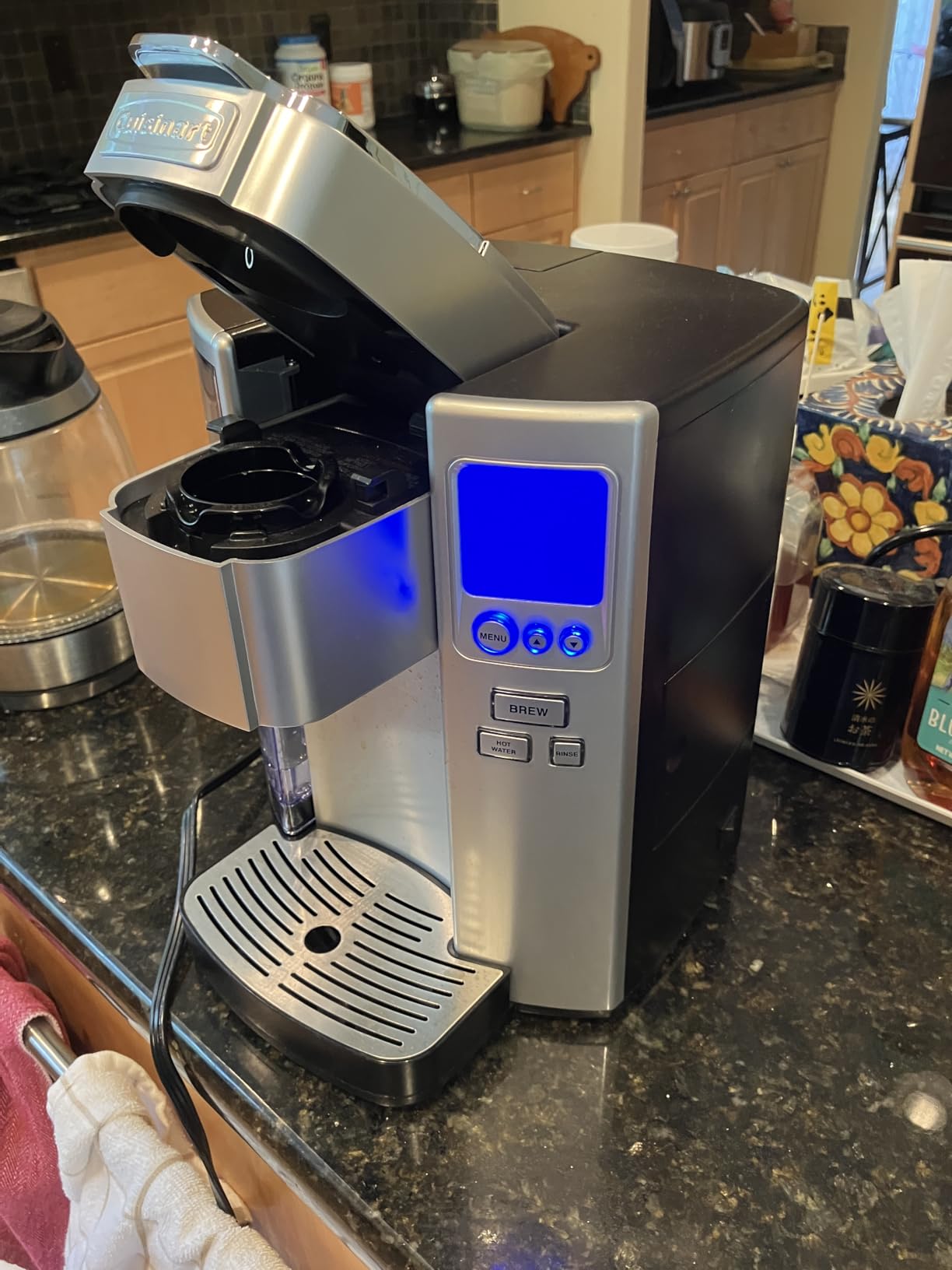 Cuisinart Coffee Maker, Single Serve 72-Ounce Reservoir Pod Coffee Machine, Programmable Brewing & Hot Water Dispenser, 5 Cup-Size Settings, Stainless Steel, SS-10P1, Silver customer photo 2