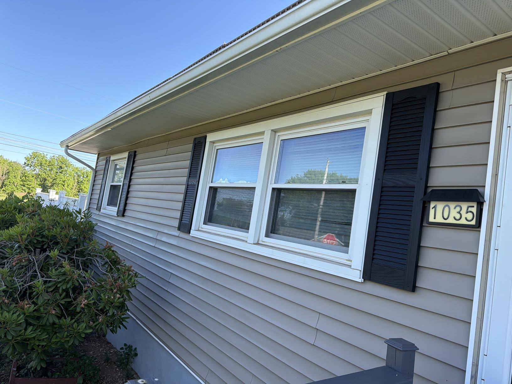 Ekena Millwork Lifetime Vinyl LL1S14X04800BL Standard Cathedral Top Center Mullion, Open Louver Vinyl Shutters, w/Installation Shutter-Lok's & Matching Screws (Per Pair), 14 1/2