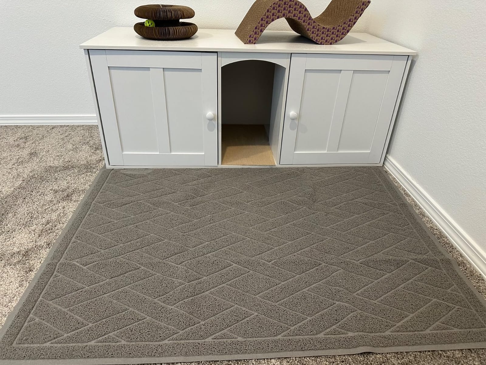 Pawkin Cat Litter Mat, Patented Design with Litter Lock Mesh, Extra Large, Durable, Easy to Clean, Soft, Fits Under Litter Box, Litter Free Floors, Gray customer photo 2
