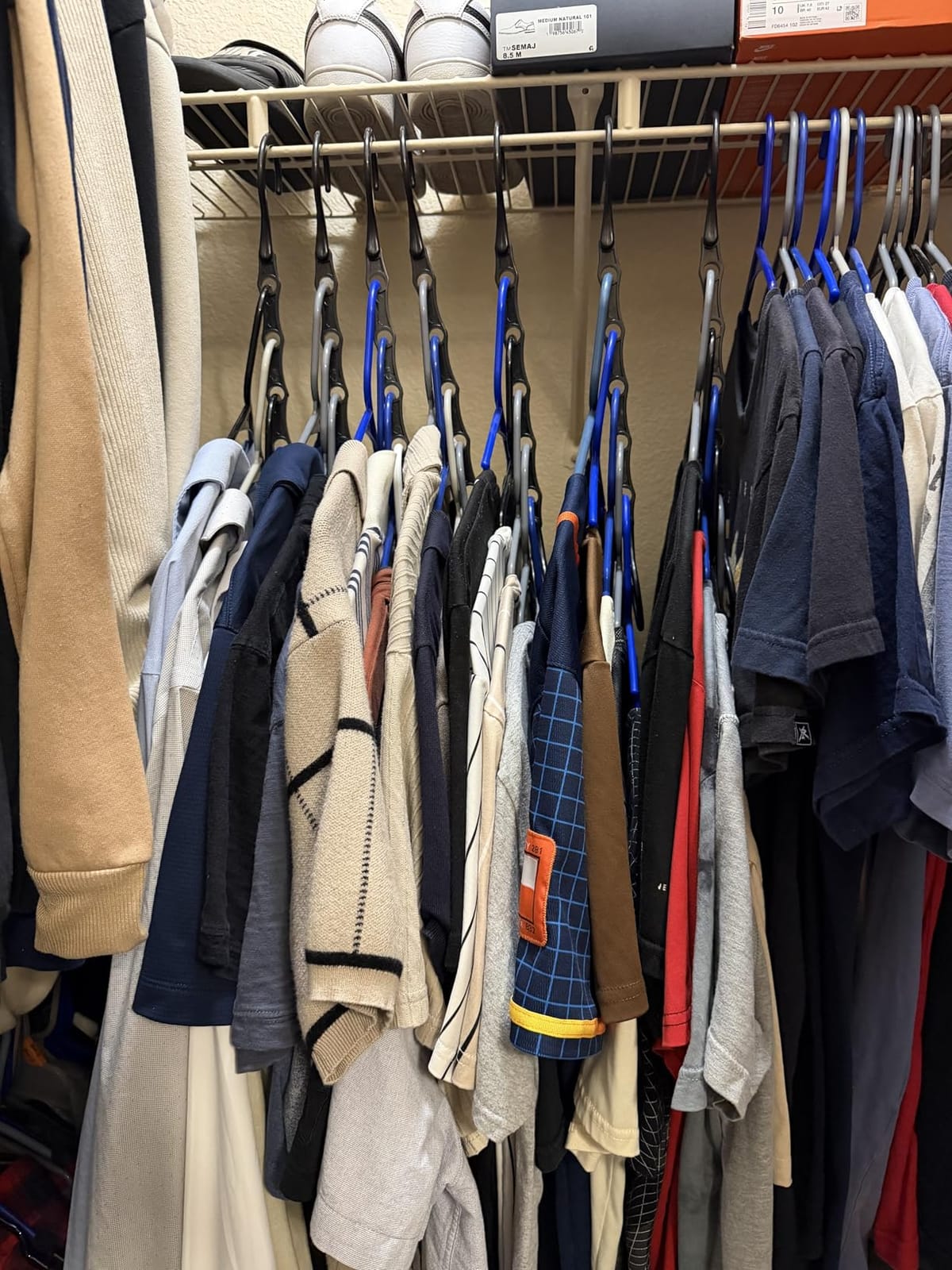 HOUSE DAY 10 Pack Space Saving Hangers, Black, Premium Smart Hanger customer photo 2