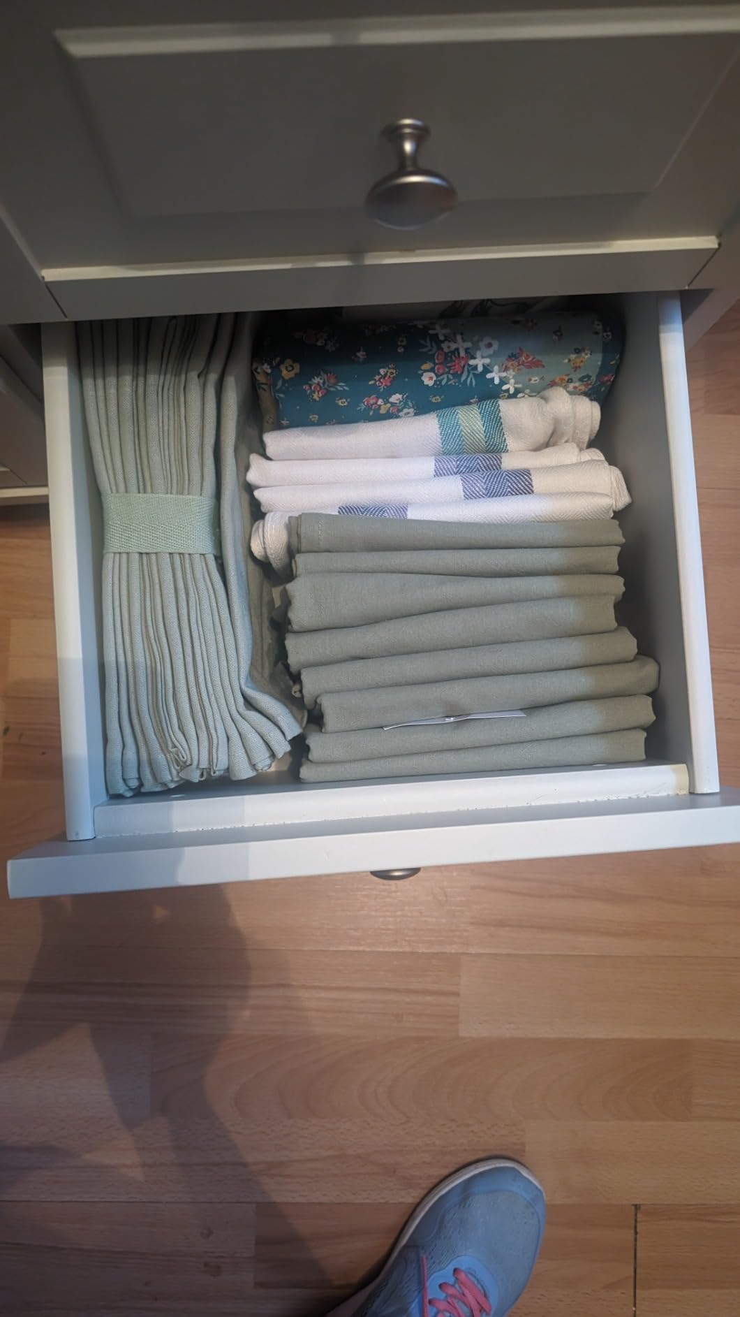 Aunti Em's Kitchen Flour Sack Dish Towels - Natural Cotton for Embroidery and Drying Glass, Hand, Dinnerware - Plain, Thick, Zero-Lint - Highly Absorbent - Set of 13, 27 x 27 Inch, White customer photo 2