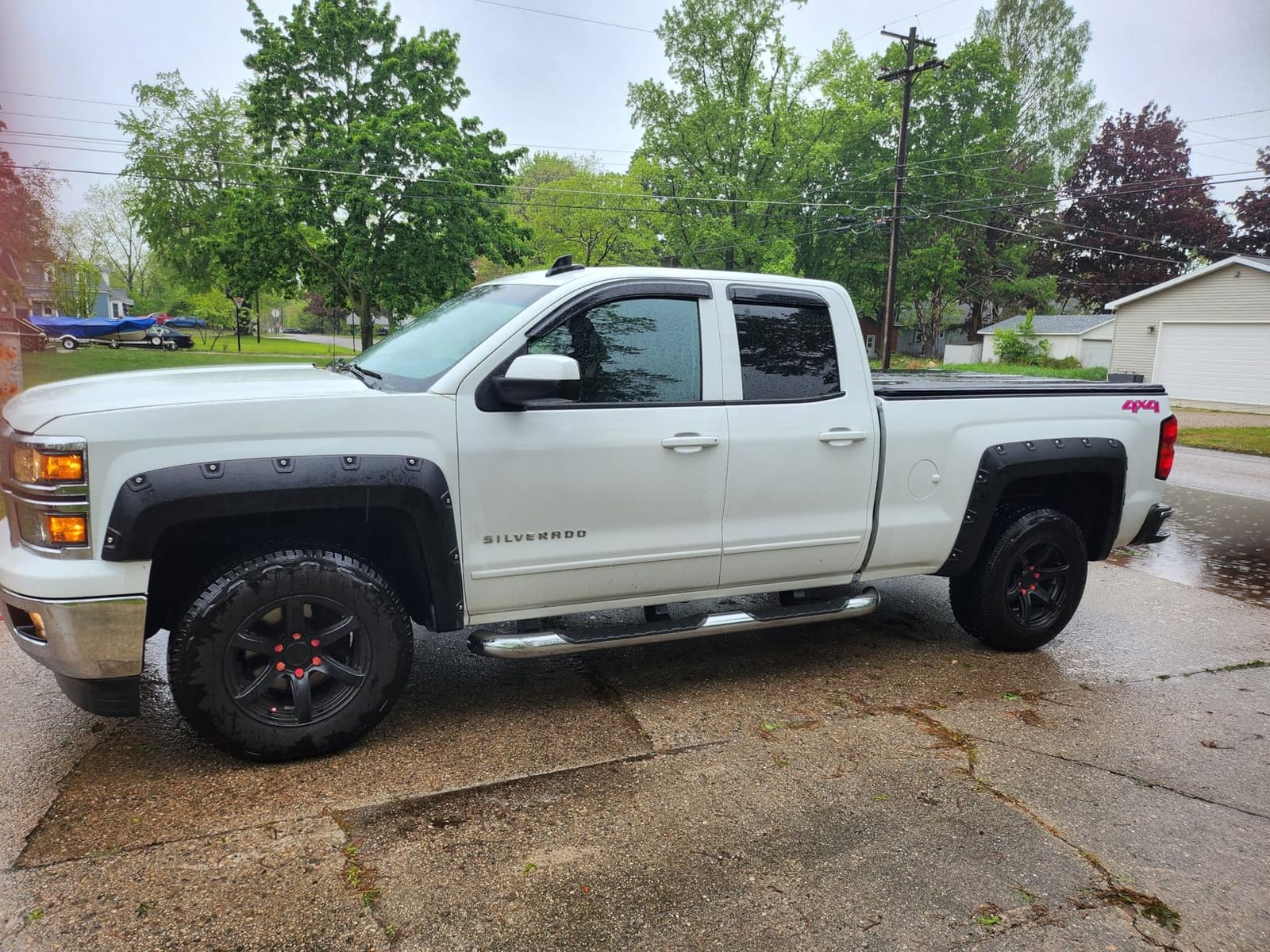 Tyger Auto Fender Flare Compatible with 2014-2018 Chevy Silverado 1500; 2015-2019 2500 3500HD 6.5' & 8' Bed, Smooth Textured Black Paintable Bolt-Riveted Style 4pc | TG-FF8C4128 customer photo 1