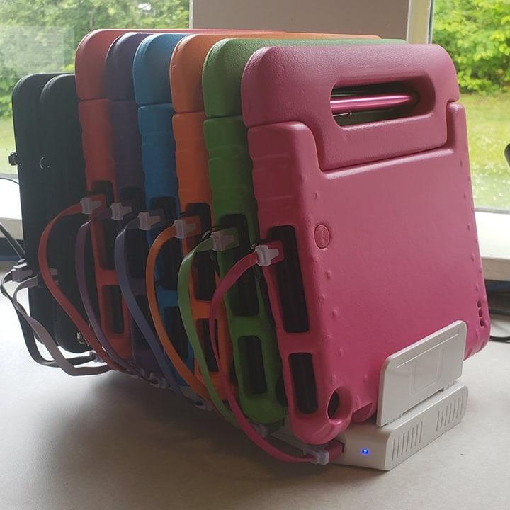 Unitek 10-Port Charging Station, USB Charger Organizer for Multiple Device customer photo 2