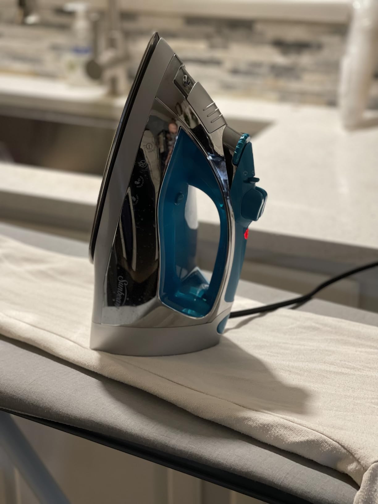 Sunbeam Turbo Steam Iron 1400W Quick Heat Stainless Steel Soleplate Shot of Steam Horizontal and Vertical 3 Way Auto Off 240ml Water Tank White Teal customer photo 2