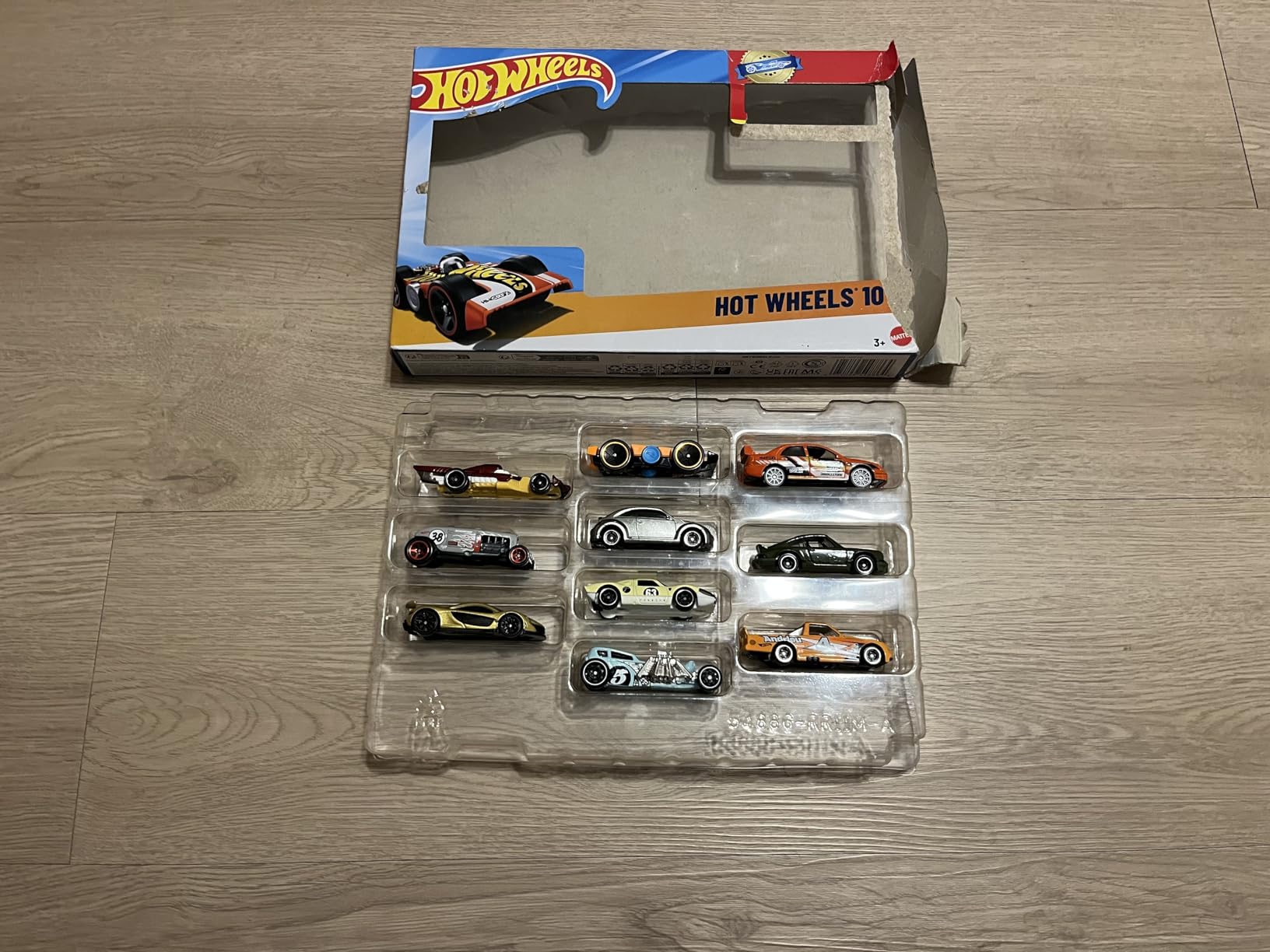 Hot Wheels Toy Cars & Trucks 20-Pack, Set of 20 1:64 Scale Vehicles for Play or Display, Instant Collection (Styles May Vary) customer photo 2