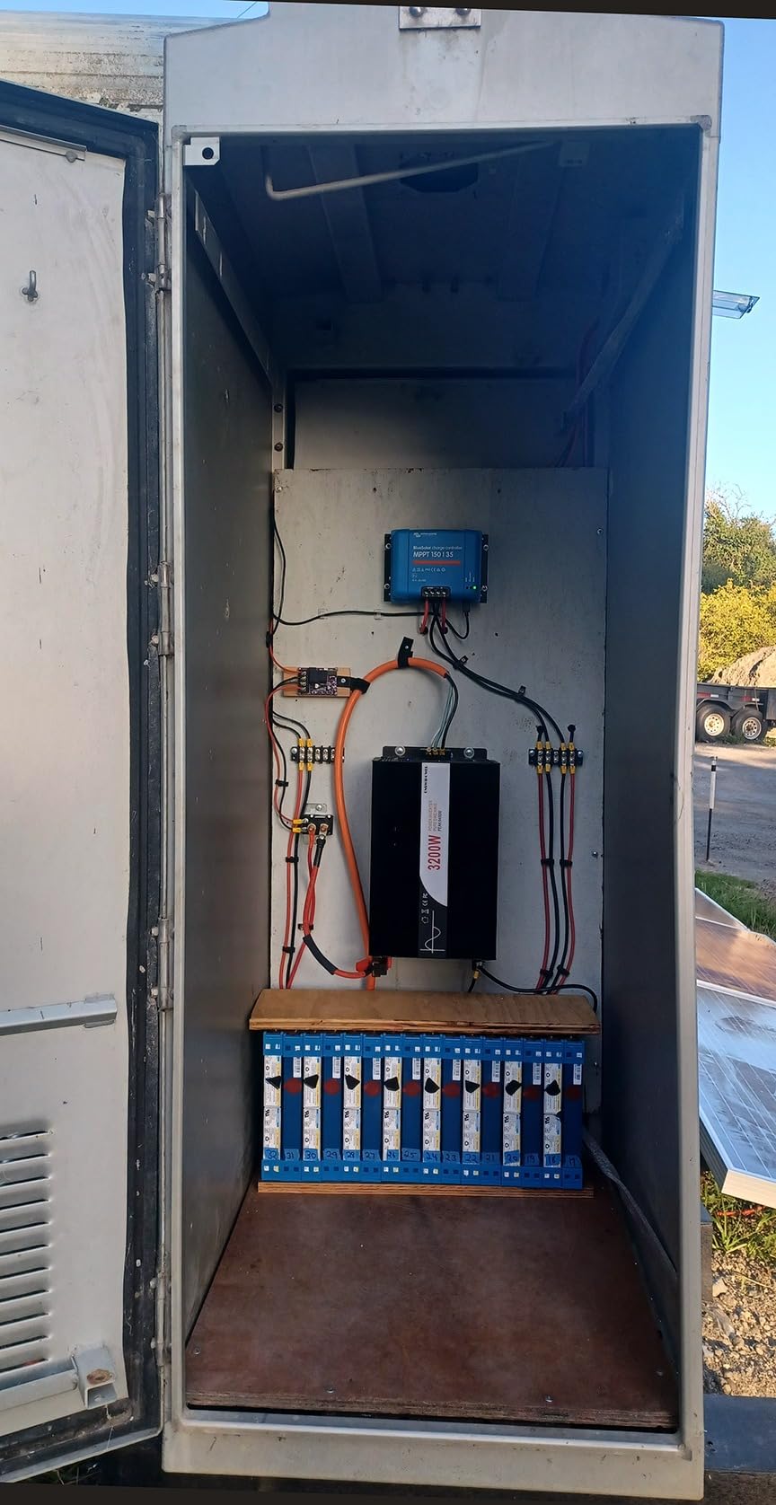 Victron Energy BlueSolar MPPT Solar Charge Controller 150V 30A 12/24/36/48V customer photo 1