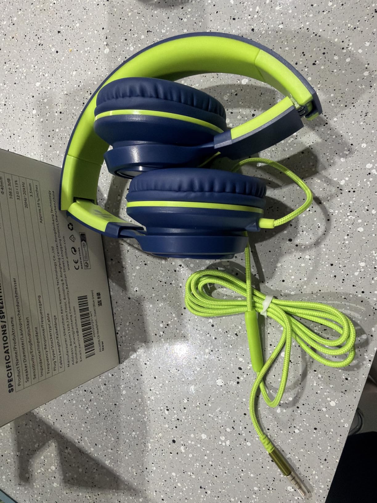 AILIHEN C8 Kids Wired Headphones with Mic for School, 3.5mm Jack, BlackBlue customer photo 2