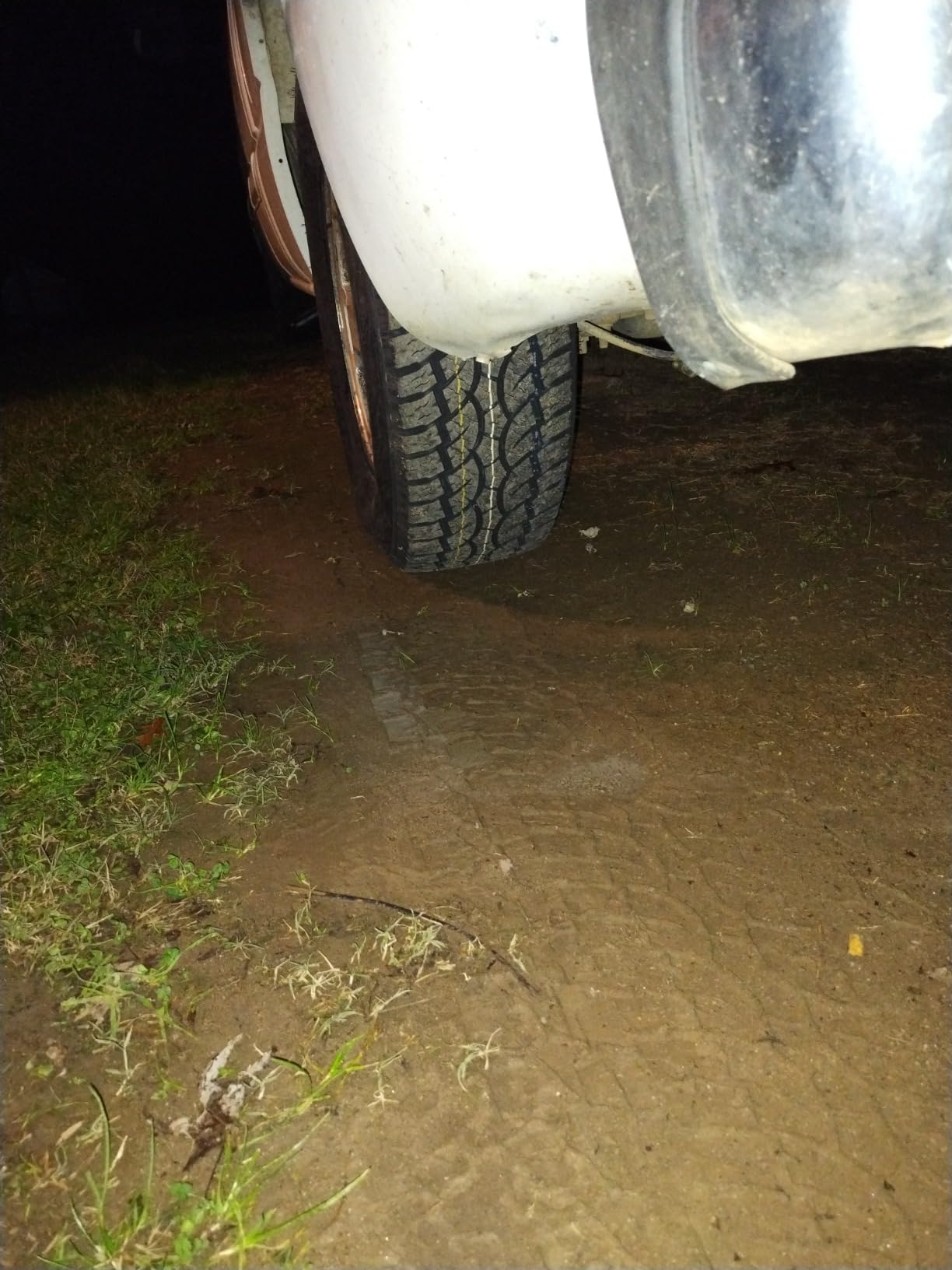 ATTURO Trail Blade A/T All-Terrain Tire, 265/70R18 116T customer photo 1