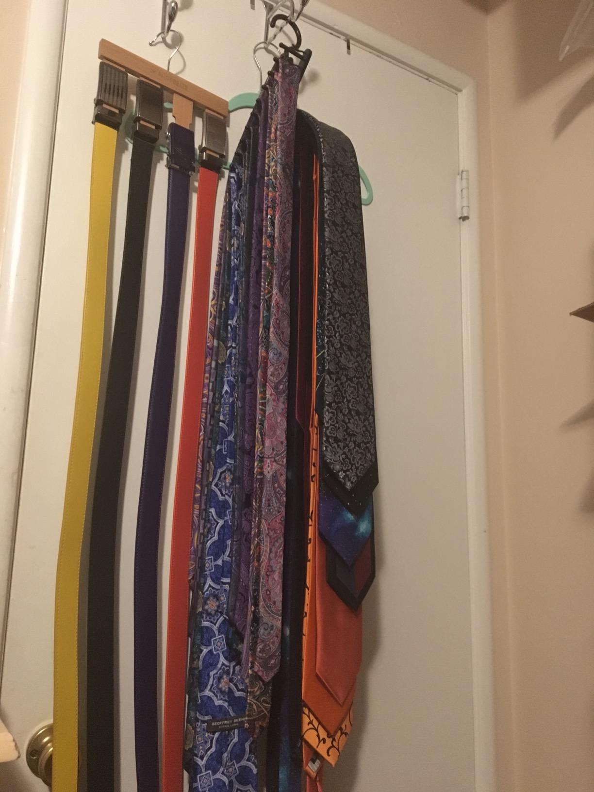 IPOW Upgraded 2 PCS See Everything Cross X 20 Tie Rack Holder,Rotate to Open/Close Tie and Belt Hanger with Non-Slip Clips,360 Degree Swivel Space Saving Organizer customer photo 1