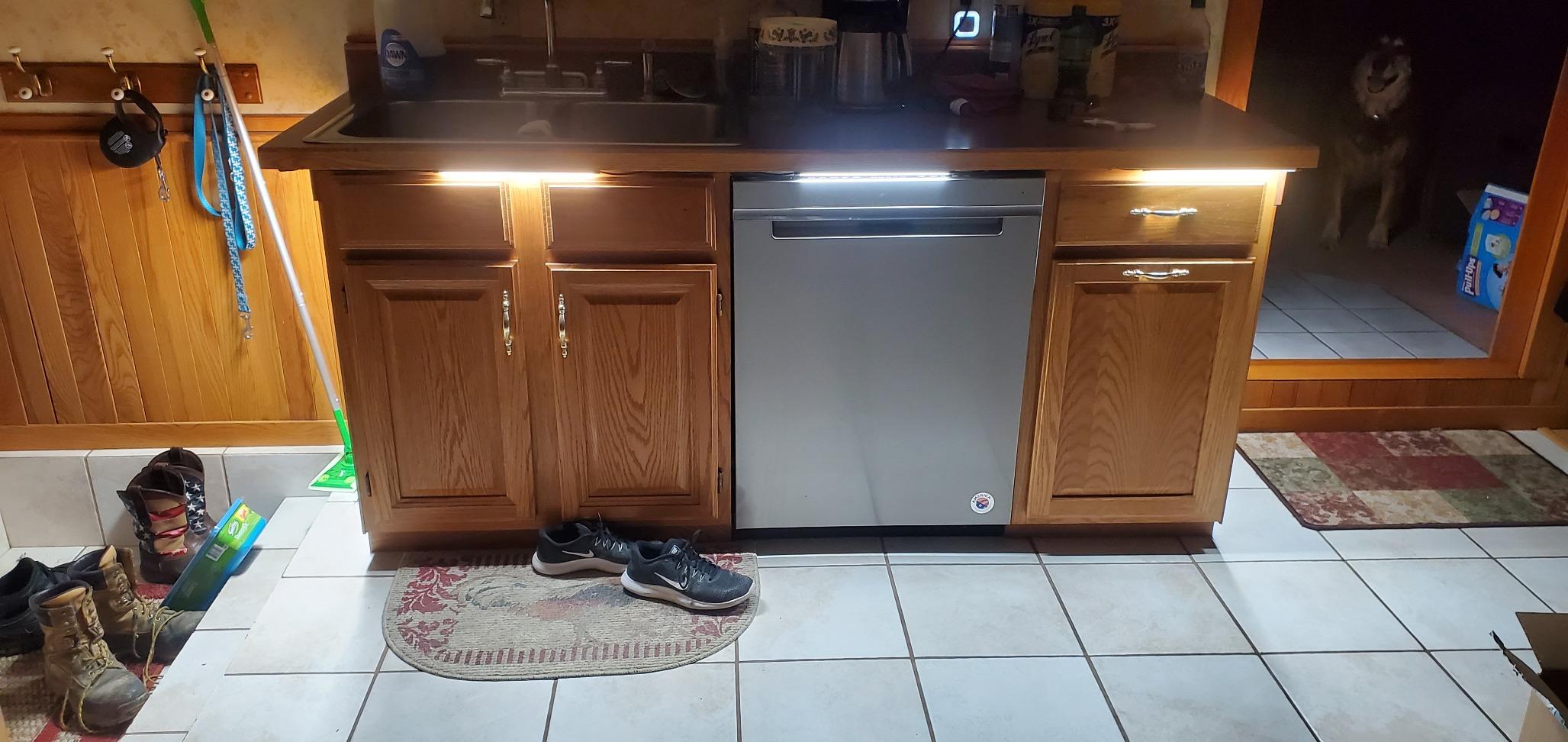 Litever Kitchen Under Cabinet LED Lighting Kit Plug-in, Super Bright, 6 PCS 12 Inches Light Bars, Daylight White, 31W 2000 Lumen, Perfect for Kitchen Cabinet Counter Shelf-(6 Bars Kit-5000K) customer photo 1