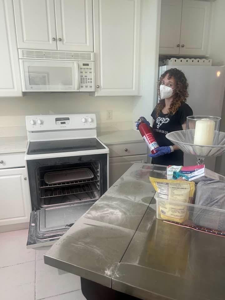 First Alert Fire Extinguisher, Standard Home Use customer photo 2