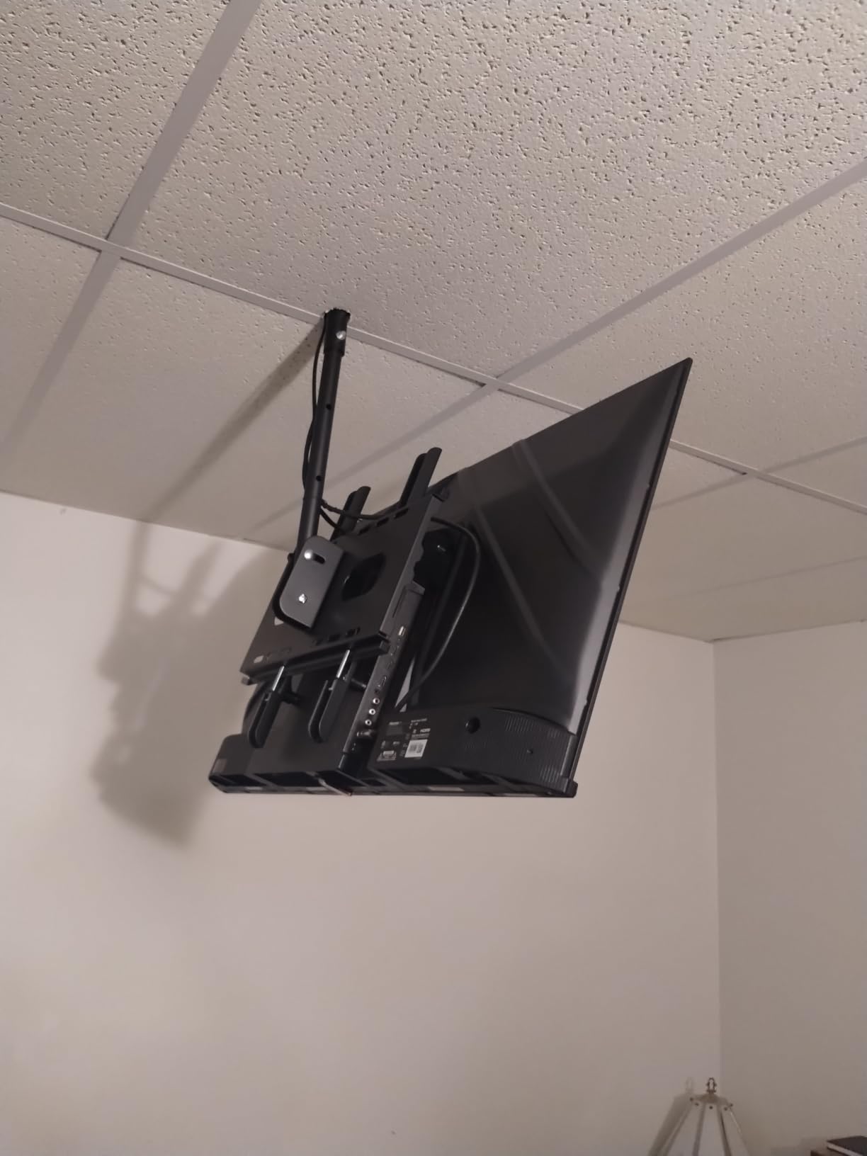 Suptek Ceiling TV Mount Fits Most 26-65 inch LCD LED Plasma Panel Display with Max VESA 400x400mm Loaded up to 45kg/100lbs Height Adjustable MC4602 customer photo 2