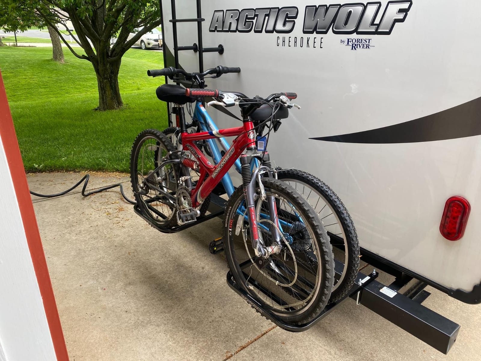 Quick Products QPRBM2R RV Bumper-Mounted 2-Bike Rack with Adjustable Width and Stabilizer Post customer photo 2