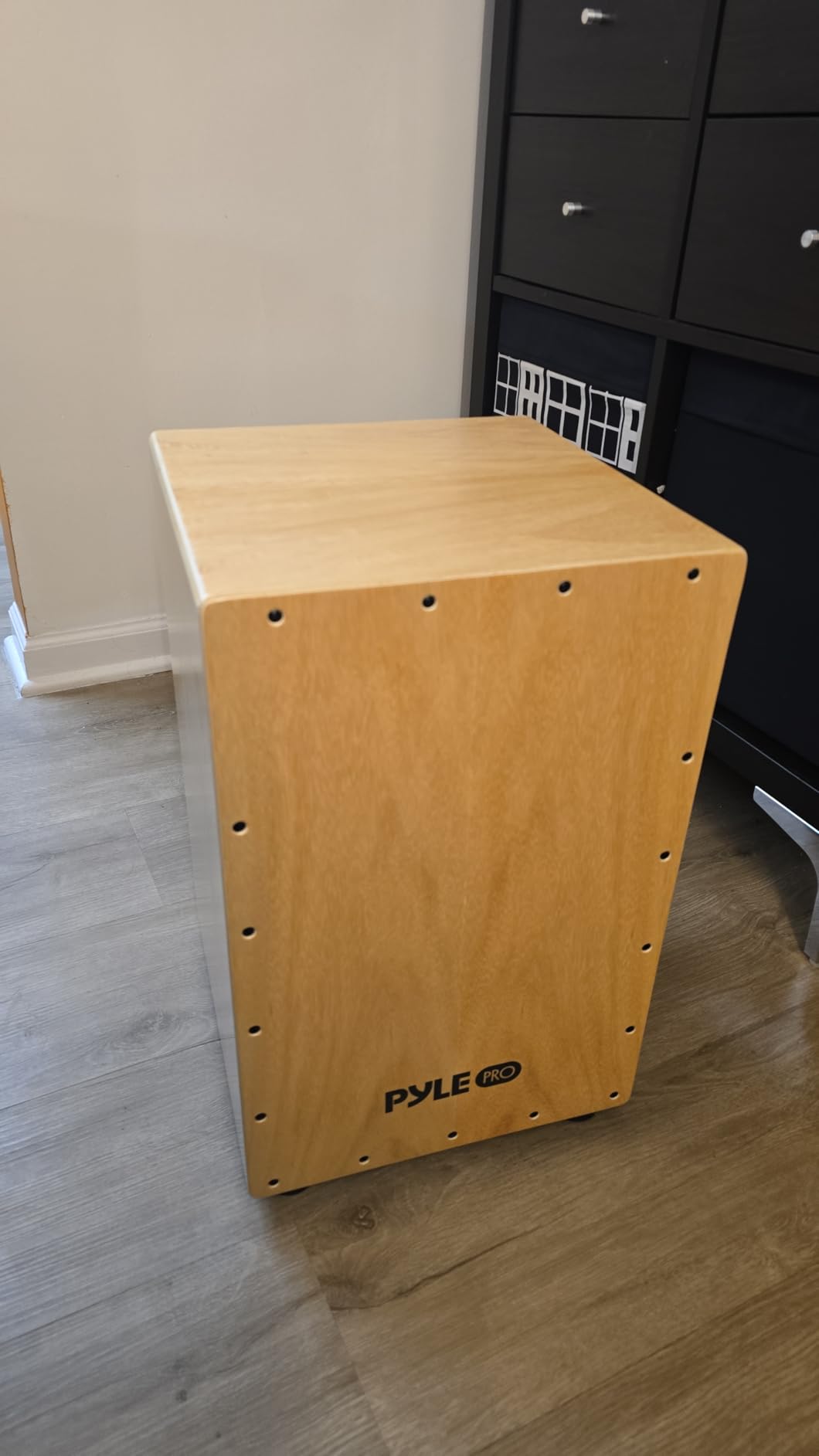 Pyle Jam - Wooden Cajon - Handcrafted Stringed Lightweight Percussion Box With Internal Guitar Strings, Rubber Capped Feet, Suitable For All Ages customer photo 1