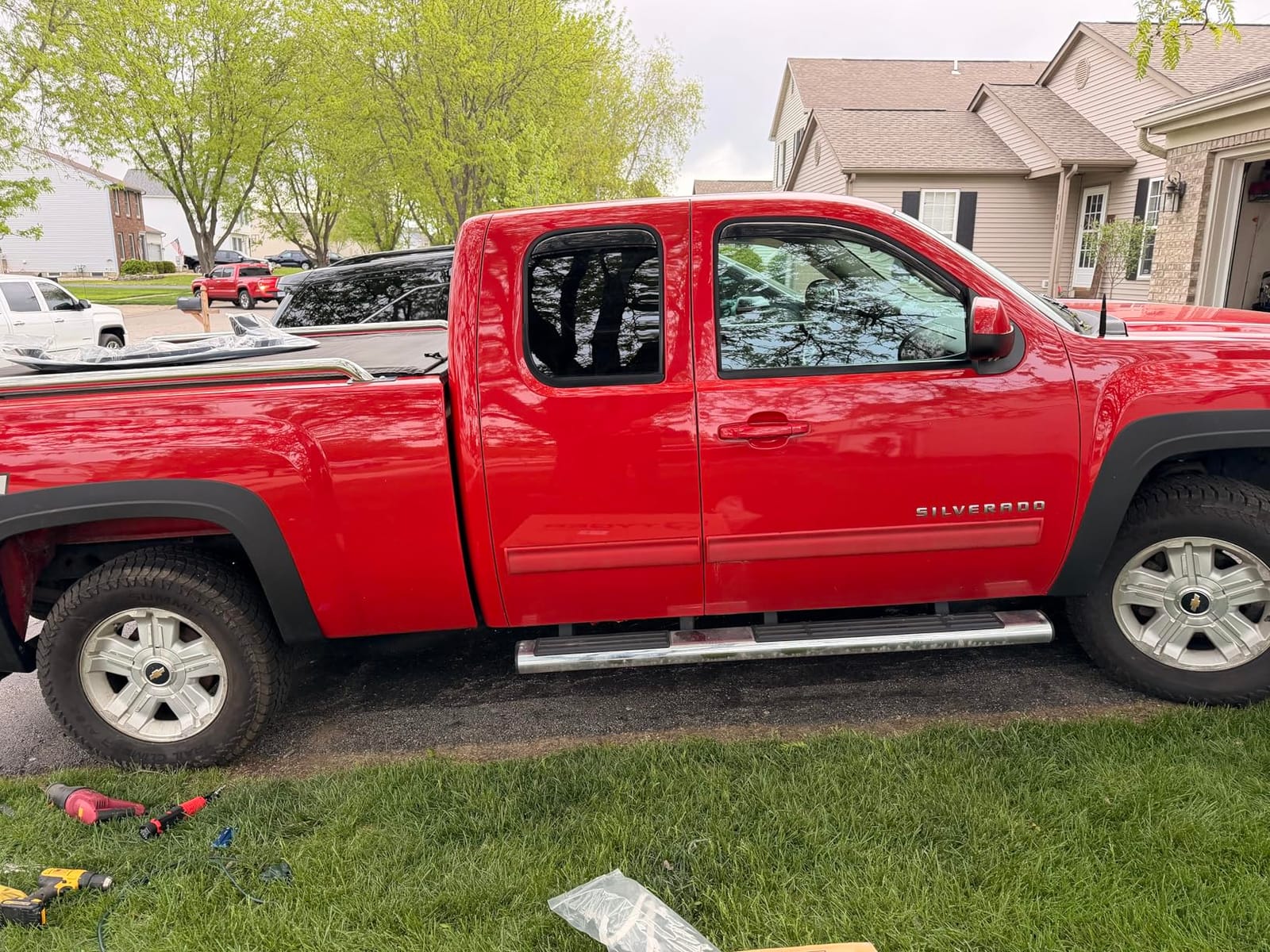 Tyger Auto Fender Flare Compatible with 2007-2013 Chevy Silverado 1500 2500 3500HD (Not Fit 07 Classic) 6.5' & 8' Bed, Fine-Textured Black Paintable Factory Style 4pc | TG-FF6C4288 customer photo 1
