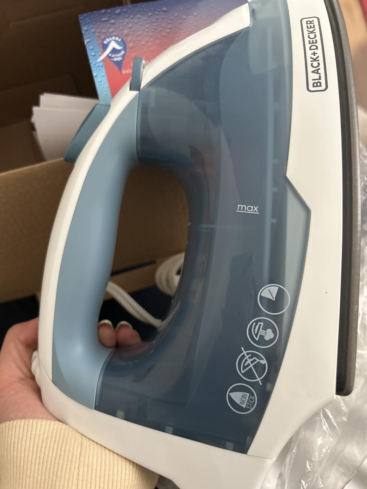 BLACK+DECKER Steam Iron for Clothes with Auto Shutoff & TrueGlide Soleplate, 1200W steam iron with nonstick soleplate, compact, spray mist, comfort grip and auto shutoff for easy wrinkle removal customer photo 2