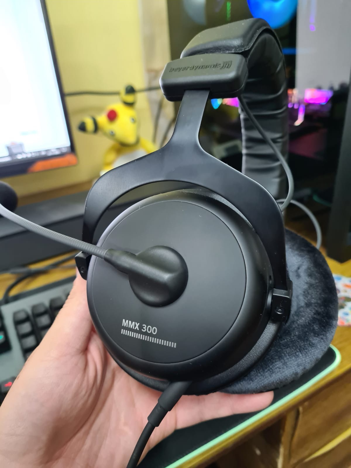 Beyerdynamic 718300 MMX 300 Second Generation Gaming and Multi-Media Headset customer photo 2