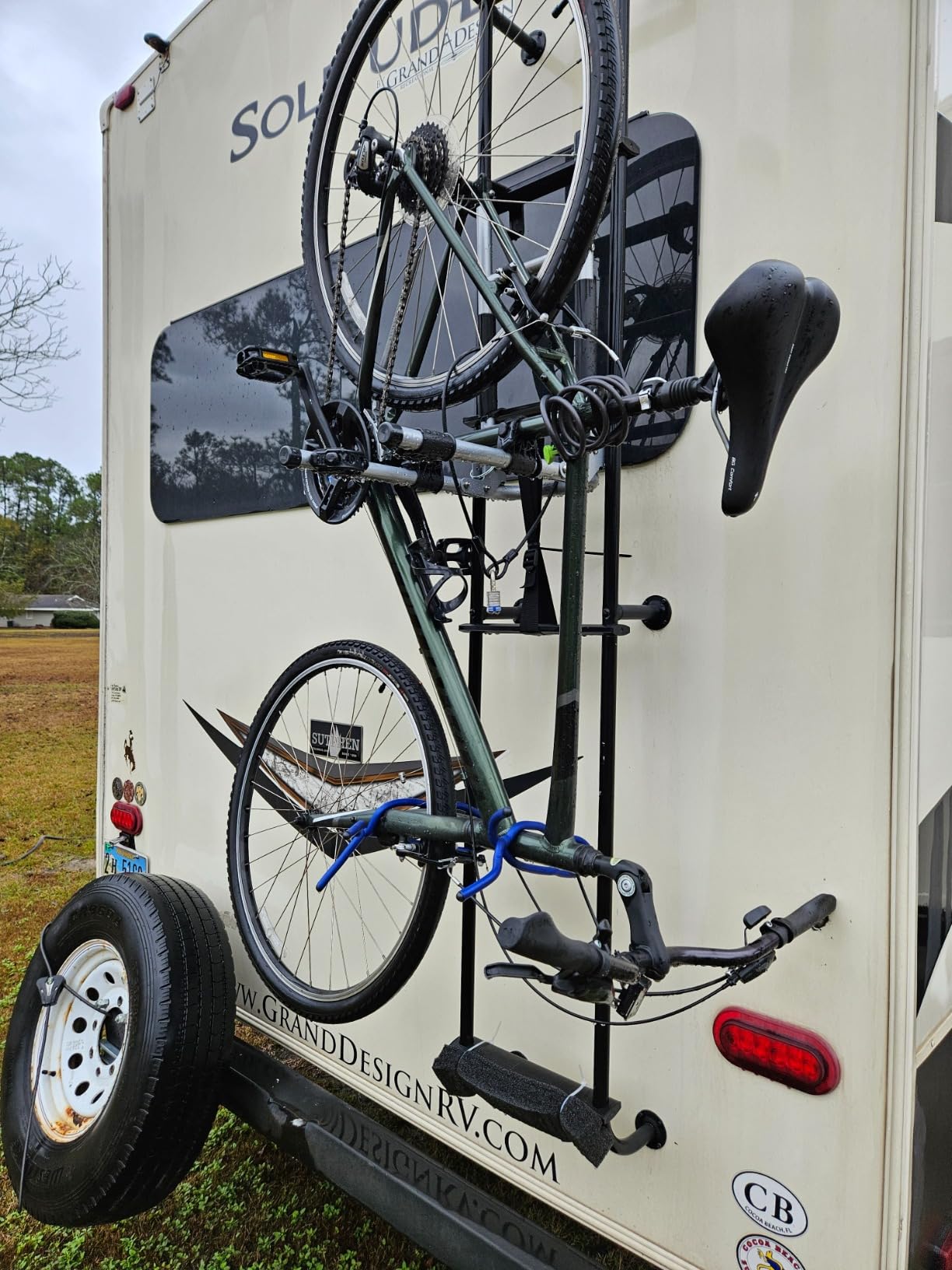 Camco RV Camper Ladder Mount Folding Bike Rack, Heavy-Duty Steel, 51492 customer photo 2