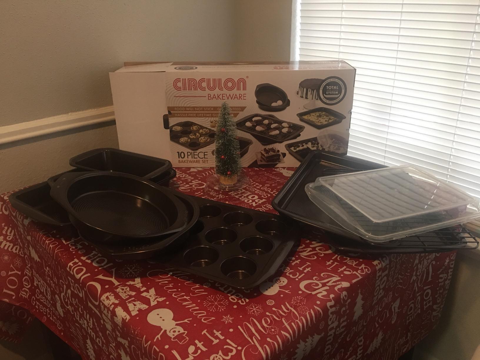 Circulon Nonstick Bakeware Set, 10-Piece Baking Pan Set | Durable Nonstick Coating For Easy Release And Cleanup, Dishwasher Safe, Chocolate Brown customer photo 1
