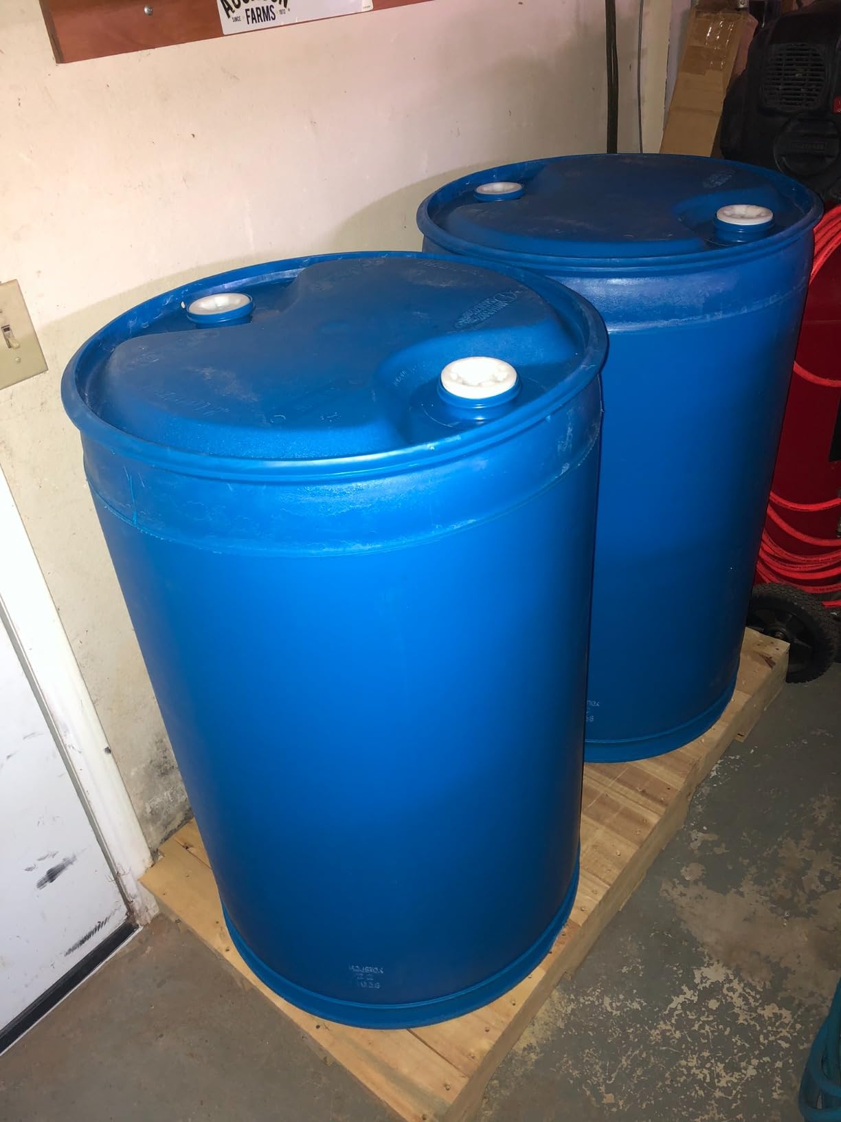 Augason Farms lon Water Storage Barrel - BPA-Free Plastic Barrel 55-Gallon customer photo 1