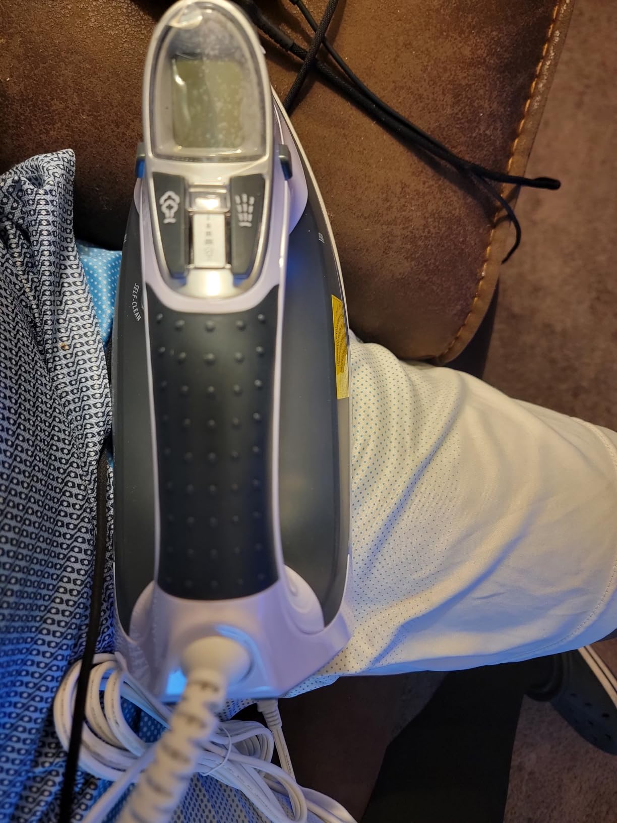 BEAUTURAL 1800 Watts Steam Iron with Digital LCD Screen, 3-Way Auto Shutoff, Double-Layer and Ceramic Coated Soleplate, 9 Preset Temperature, Burst of Steam for Variable Fabric, Anti-Drip and Anti-Calc customer photo 1