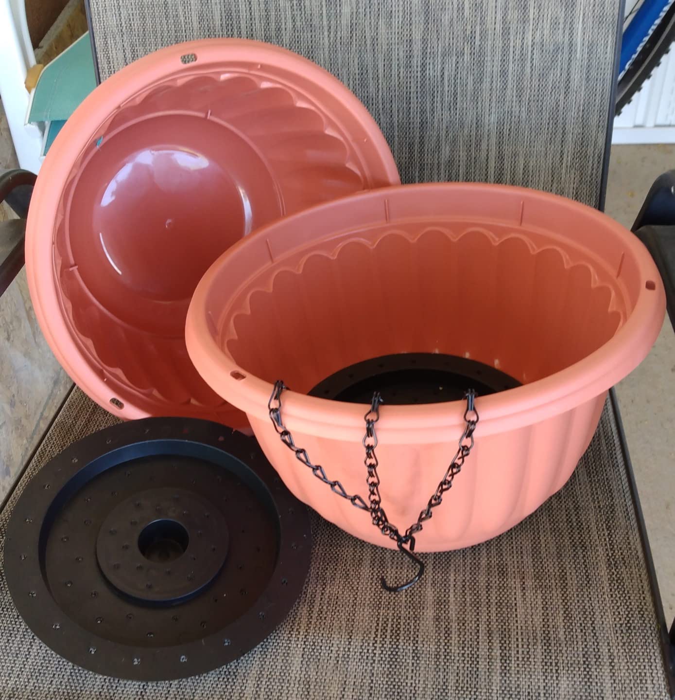YIKUSH 12 Inch Hanging Planters for Outdoor Plants, 2 Pack Plastic Hanging Flower Pots with Drainage Hole & Tray, Hanging Basket Style Pots for Porch Patio Balcony Decor (Terracotta Color) customer photo 1