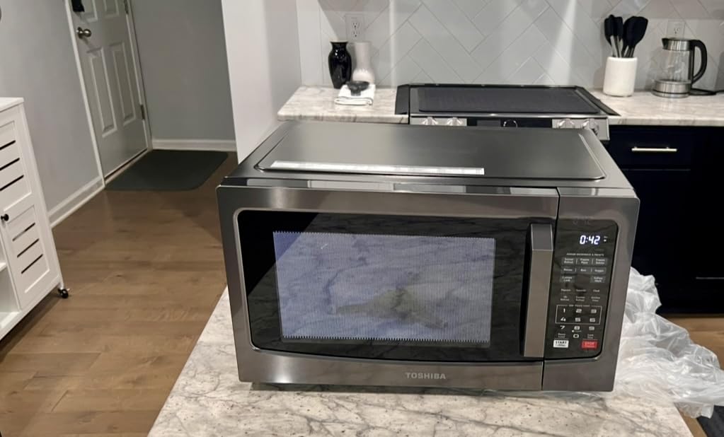 TOSHIBA Countertop Microwave Oven, 1.2 Cu.Ft, 1000W, Black | 12.4