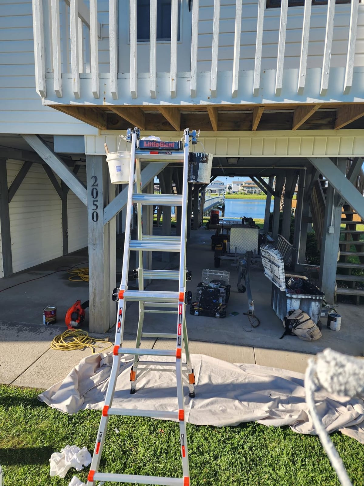 Little Giant Velocity, Aluminum Ladder, 18 ft with Leg Levelers, 15417-801 | Telescoping Multi-Position Ladder, Integrated Leg Levelers, Slip-Resistant Feet, Type IA 300 lbs. Rating customer photo 1
