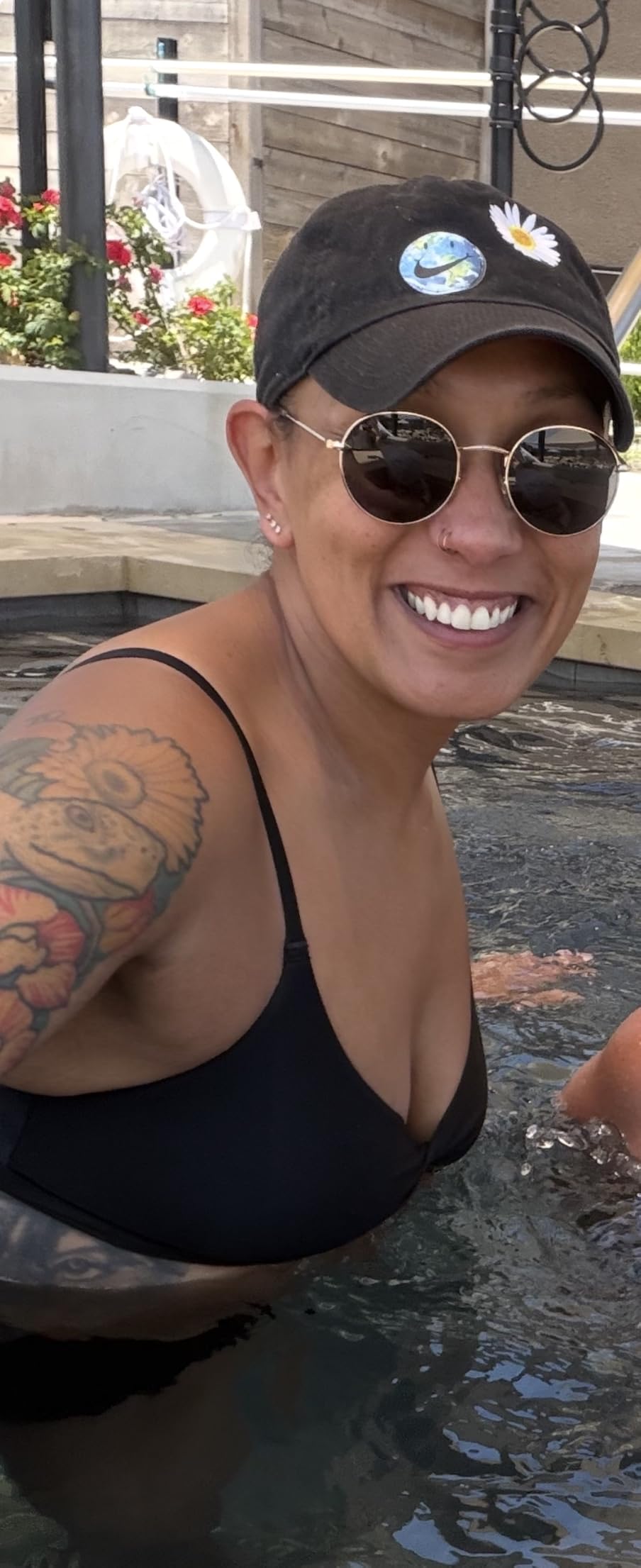 WearMe Pro Nevada Women's Polarized Sunglasses, Retro Round Frame, UV400 customer photo 1