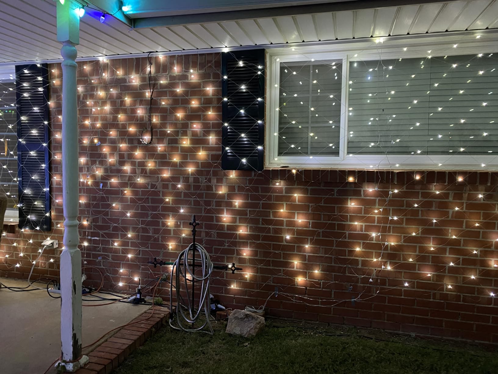 Ollny Net Lights 210LED 10x7ft, Clear Wire Christmas Outdoor Mesh Light customer photo 1
