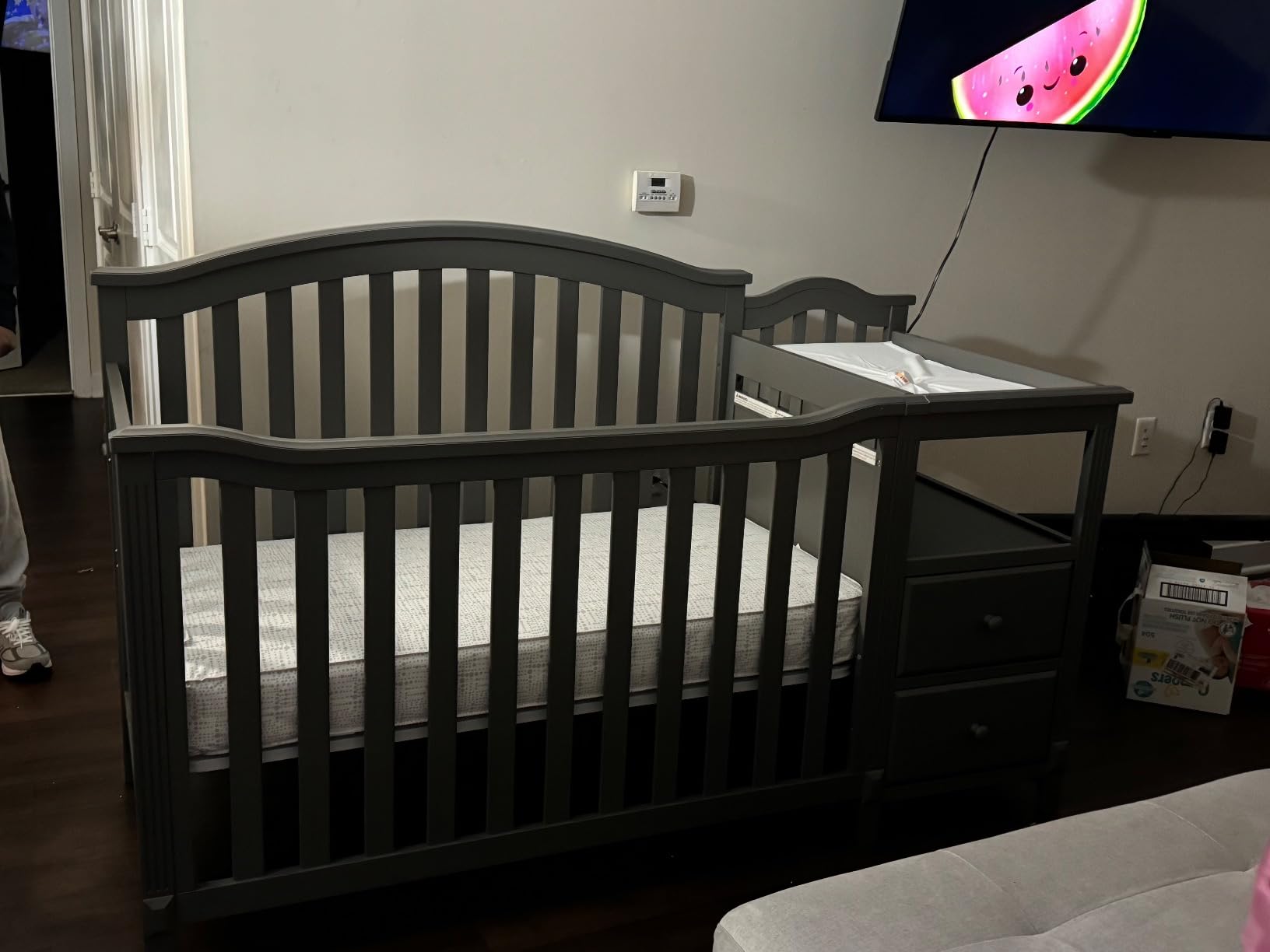 Sorelle Furniture Berkley Crib and Changer with Slat Panel Back Classic Convertible Diaper Changing Table Non-Toxic Finish Wooden Baby Bed Toddler Childs Daybed Full-Size Nursery - Gray customer photo 1
