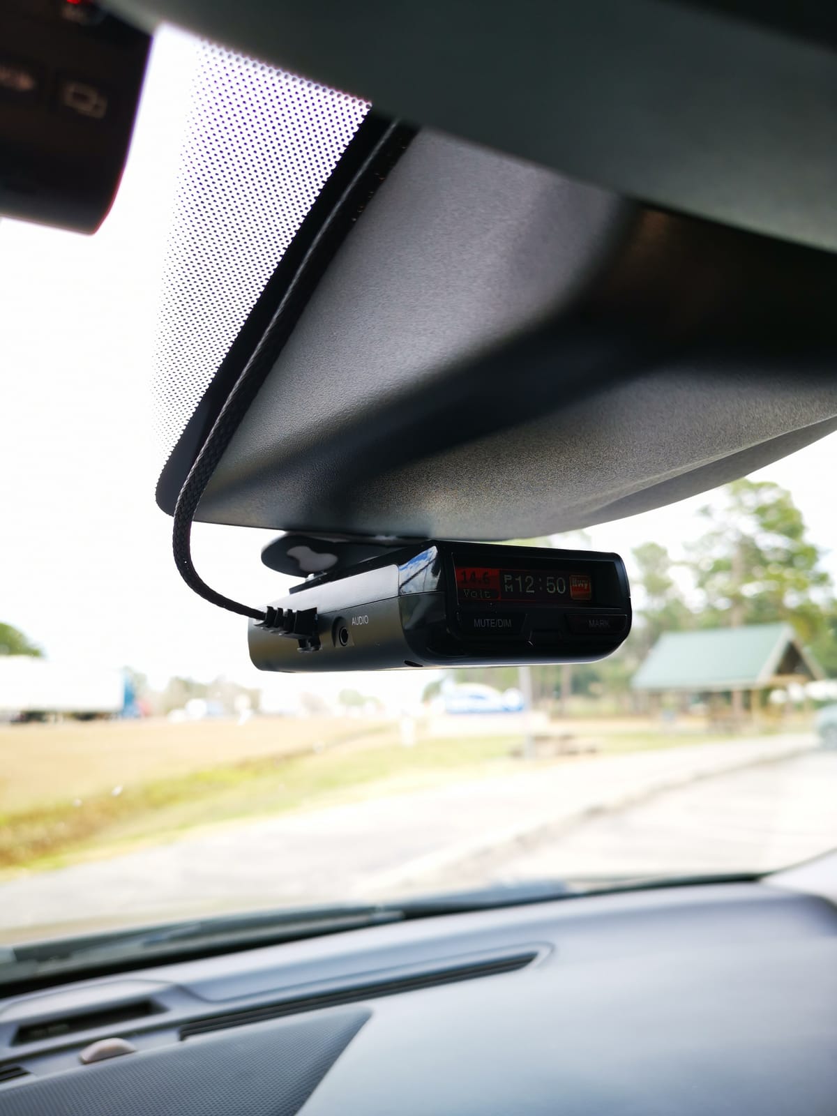 Uniden R3 EXTREME LONG RANGE Laser/Radar Detector, Record Shattering Performance, Built-in GPS w/ Mute Memory, Voice Alerts, Red Light & Speed Camera Alerts, Multi-Color OLED Display , Black customer photo 1