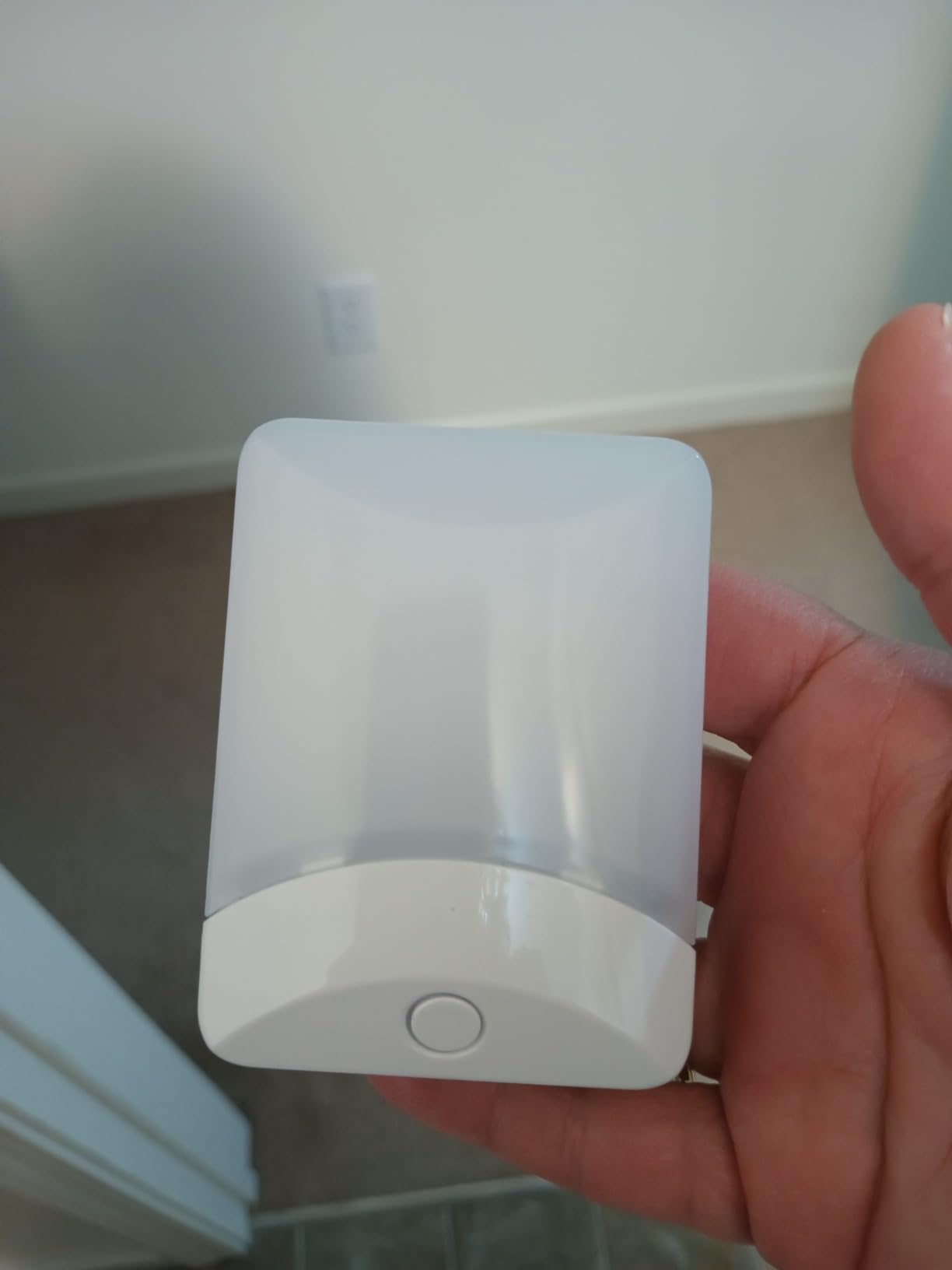 GE Plug in Color Changing Night Light with Dusk to Dawn Sensor customer photo 1