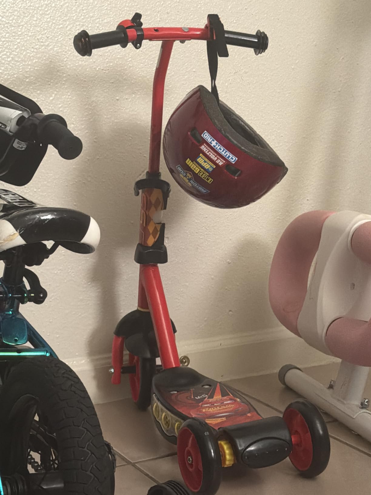 Huffy Toddler 3-Wheel Scooters, Multiple Colors/Character Graphics, Ages 3+ customer photo 2