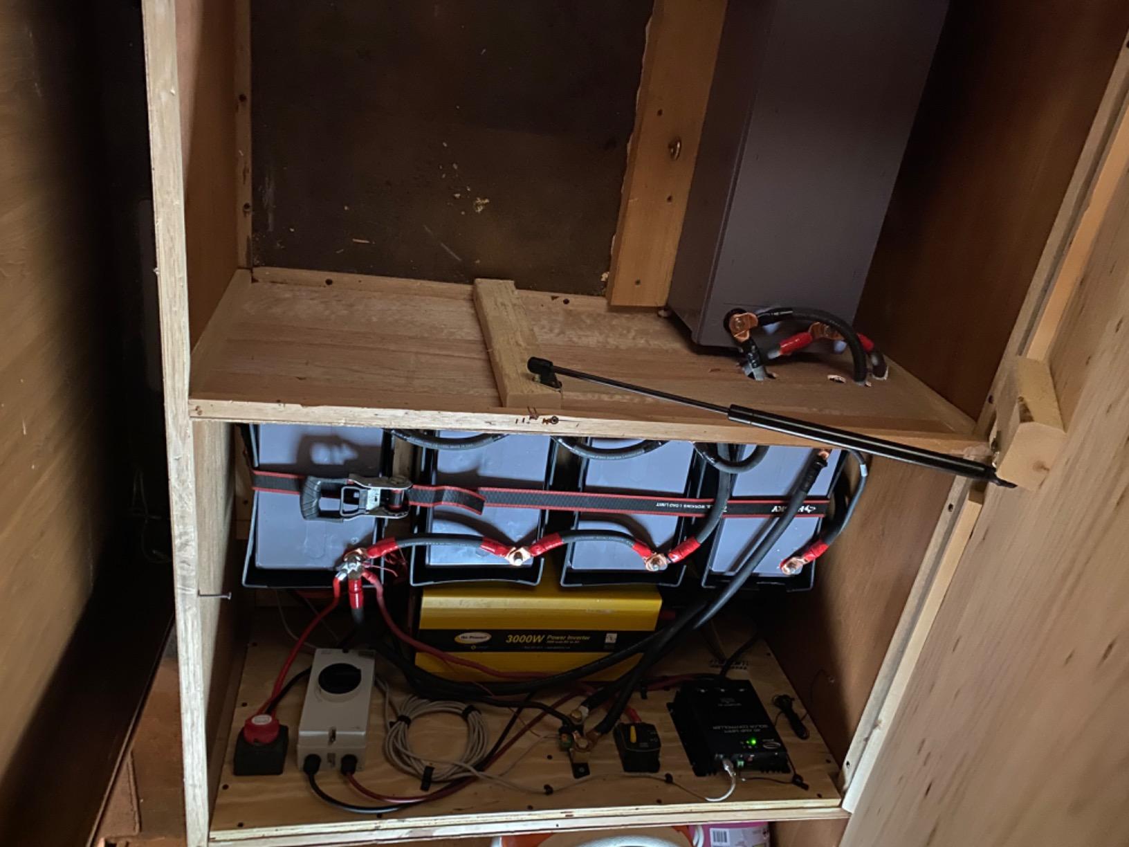 Renogy 12 Volt 200Ah Deep Cycle AGM Battery, Lead Acid Solar Battery | 3% Self-Discharge Rate, 2000A Max Discharge Current, Safe for RV, Camper, Cabin, Home Apliances, Marine and Off-Grid System customer photo 1