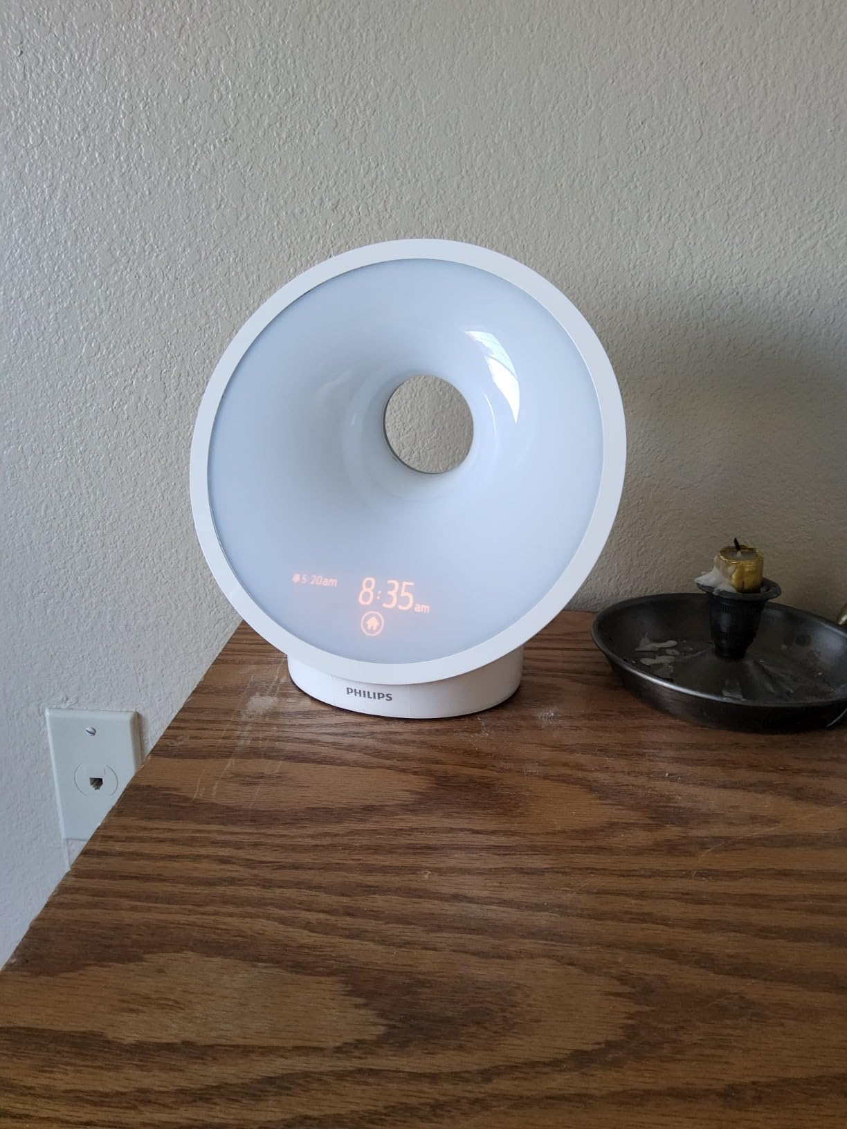 PHILIPS SmartSleep Sleep and Wake-Up Light, Simulated Sunrise and Sunset, Multiple Lights and Sounds, RelaxBreathe to Sleep, HF3650/60 customer photo 1