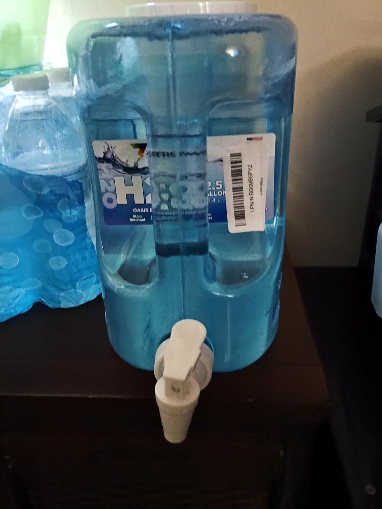 Arrow Oasis Drink Dispenser for Fridge, 2.5 Gallon - Plastic Beverage Dispenser with Spigot - Clear Space-Saving Design with Handle - Ideal for Water, Juice & Iced Tea - BPA Free - Made in USA customer photo 2