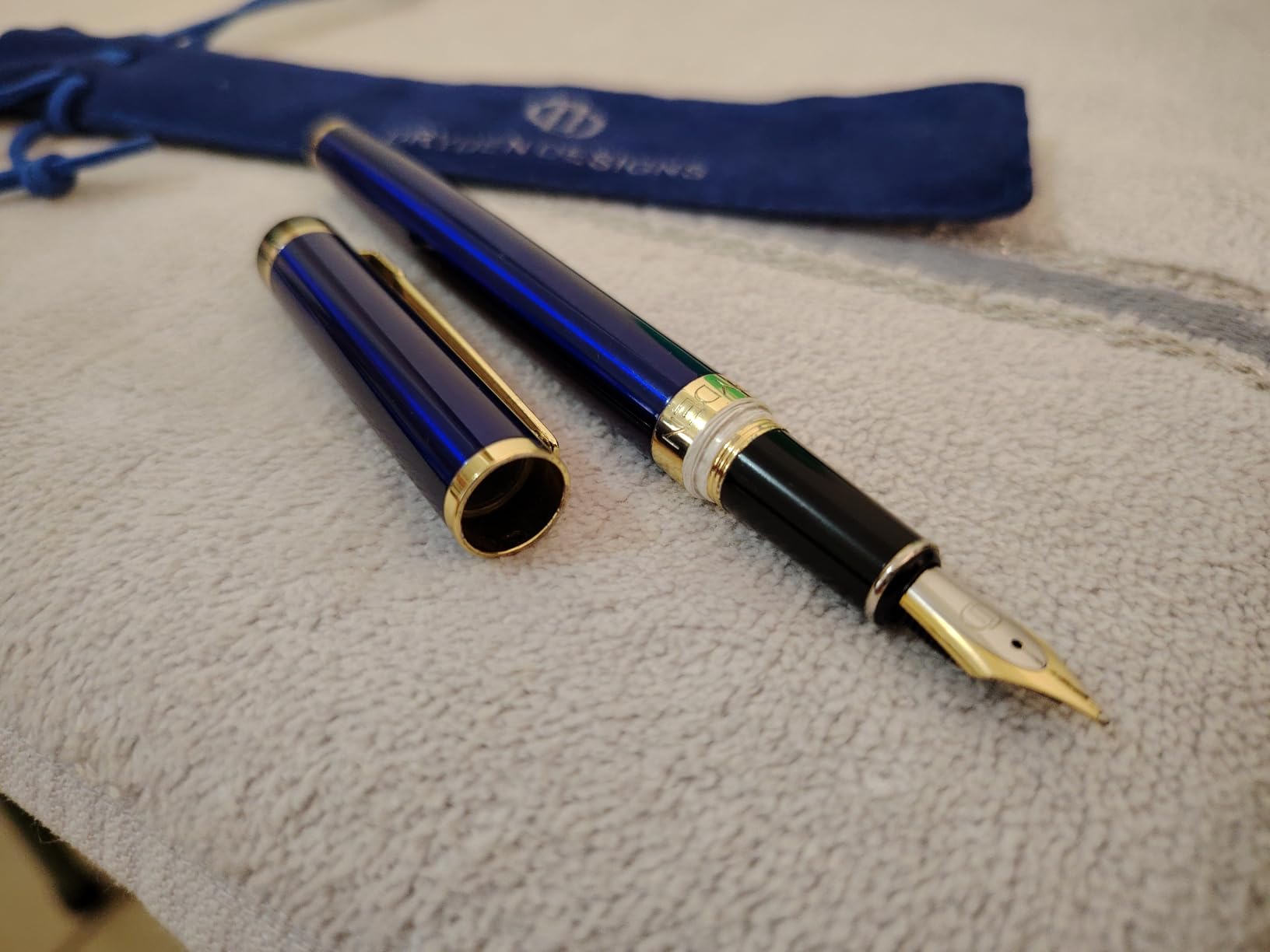 Dryden Designs Fountain Pen Medium Nib Gift Pouch - with 24 Ink Cartridges - MCM (Blue) customer photo 2
