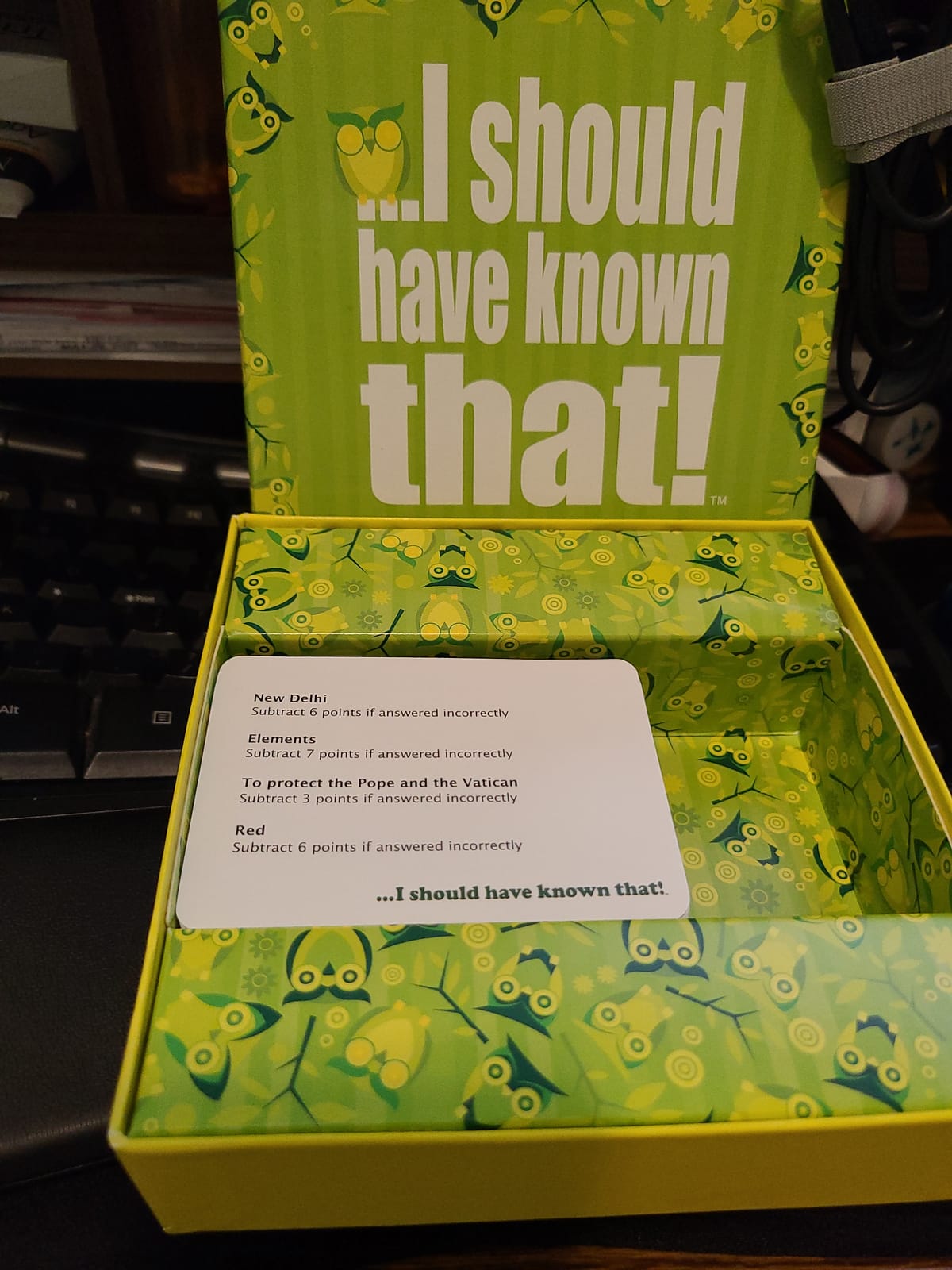 I should have known that! - A Trivia Game About Things You Oughta Know, Green customer photo 1