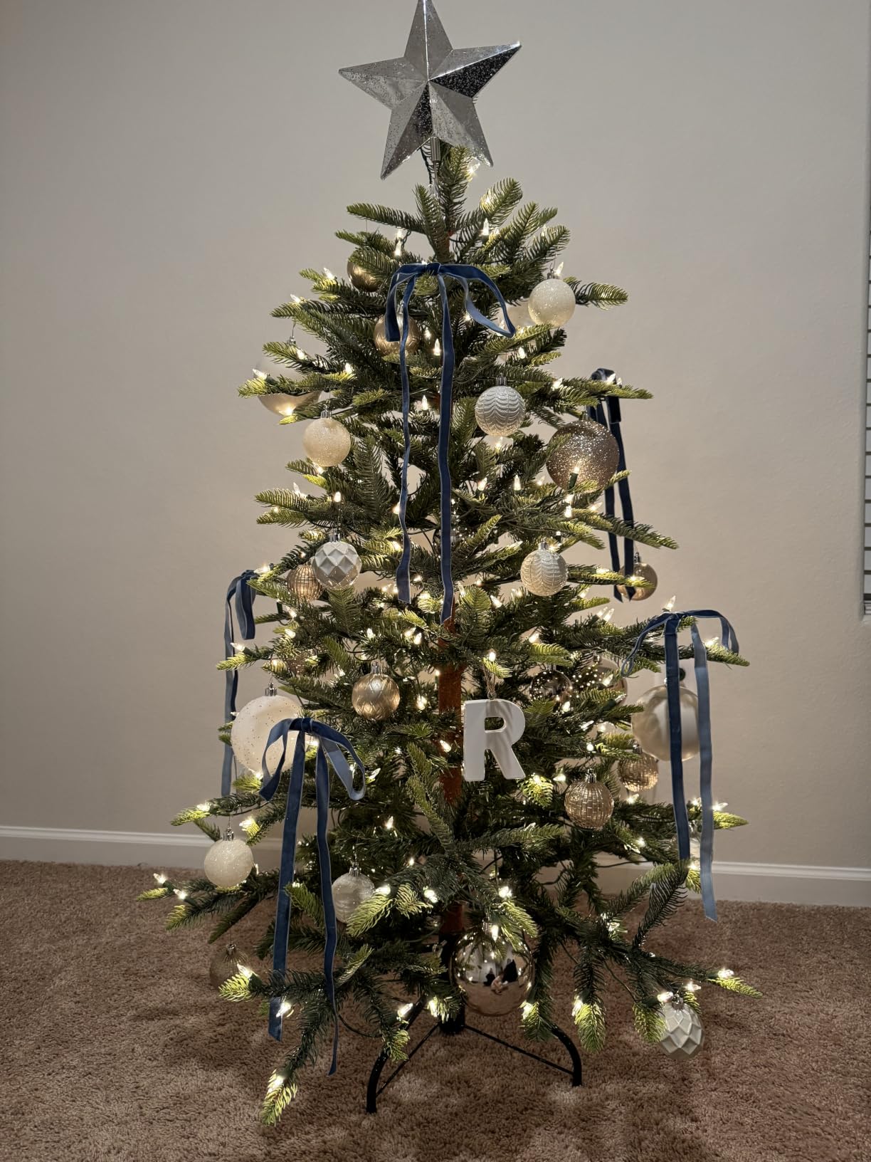 Puleo International 6.5ft Pre-Lit Aspen Fir Artificial Christmas Tree customer photo 1