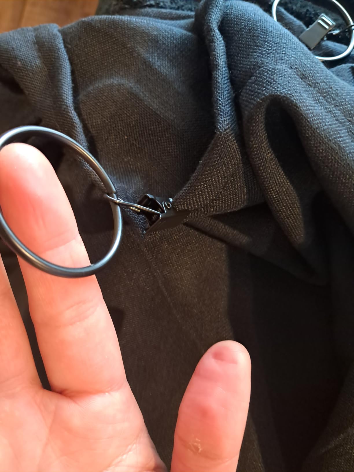 Lansian 44 Pack Curtain Rings with Clips Hooks 1.5 in Diameter Rustproof customer photo 1
