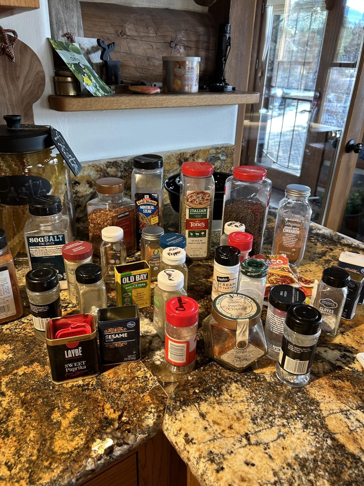 SWOMMOLY 25 Pcs 4 oz Glass Spice Jars with 703 Spice Labels and Shaker Lids customer photo 1