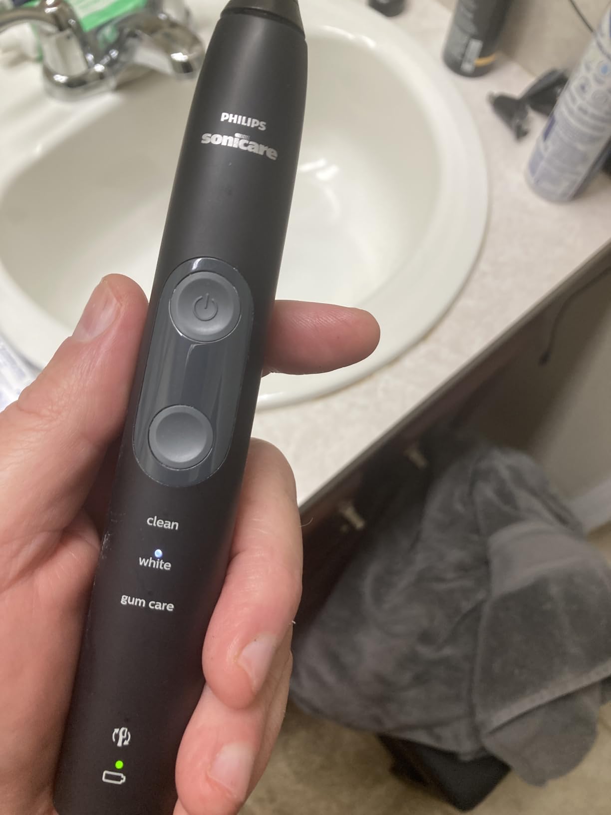 Philips Sonicare 5100 Rechargeable Electric Toothbrush, 1 Brush Head, White customer photo 2