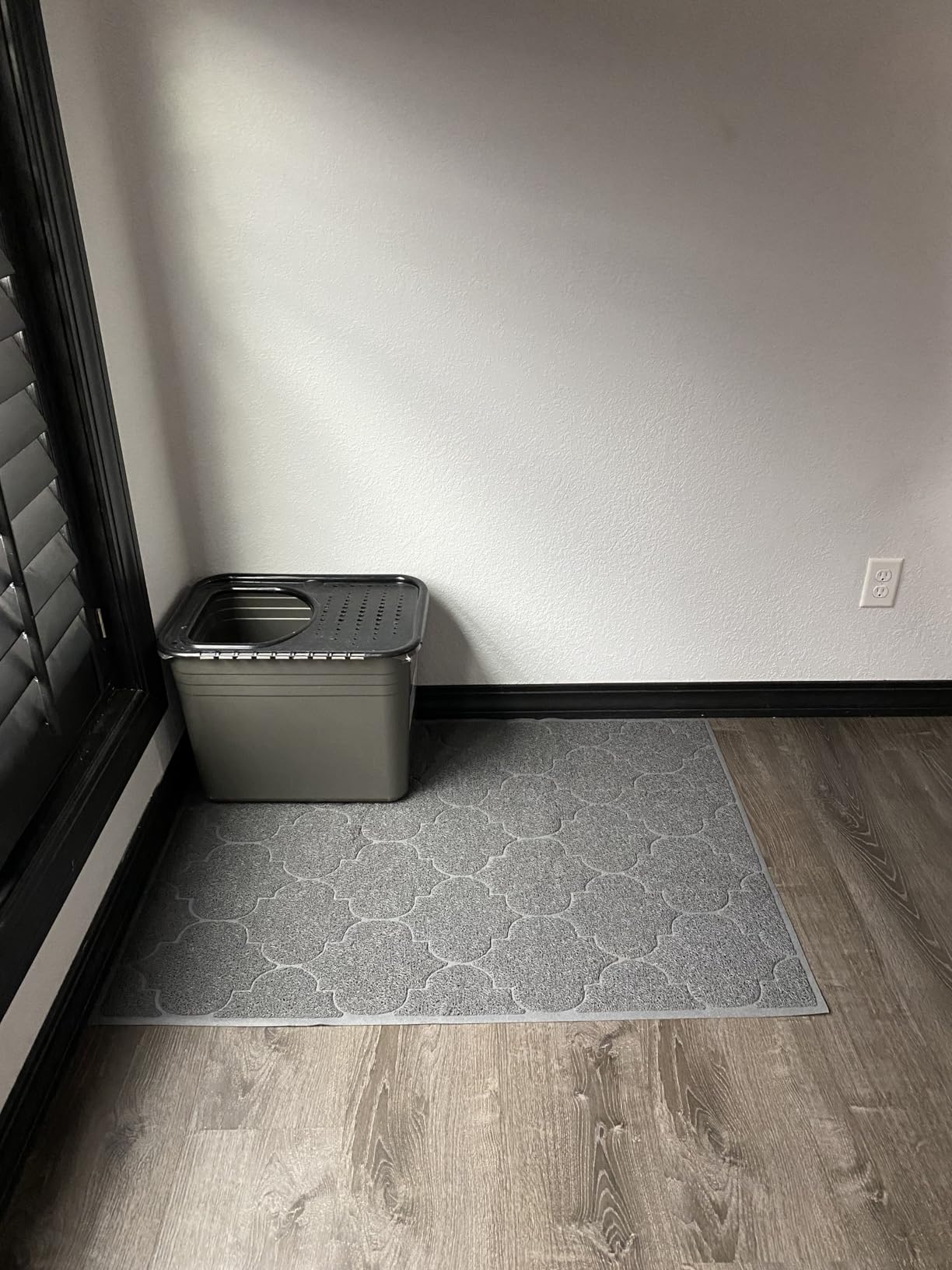 LittleTiger Cat Litter Mat, XL Super Size, Phthalate Free, Easy to Clean, 46x35 Inches, Durable, Soft on Paws, Large Litter Mat. customer photo 2