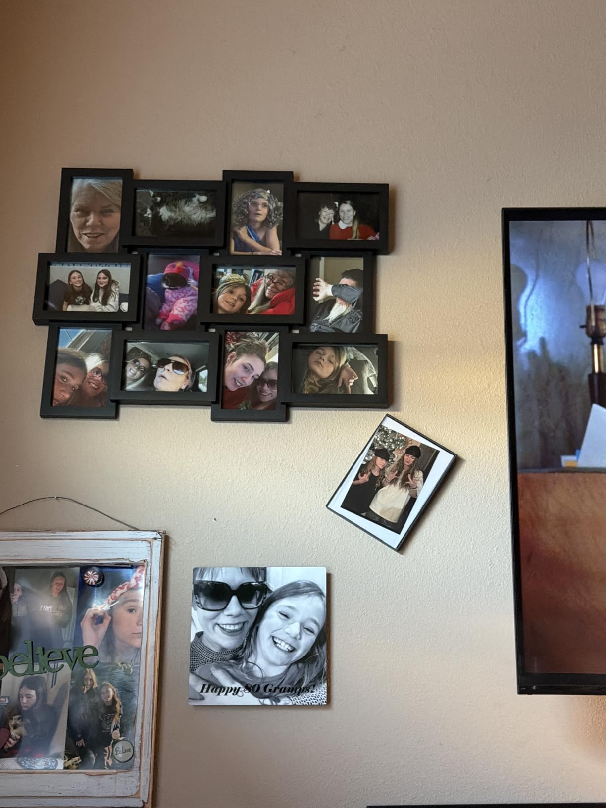 MELANNCO 8-Opening Collage Picture Frame for Wall, Holds Eight 4x6 Photos, Black Plastic, Horizontal or Vertical Hanging, 23.5 x 11.5 Inches customer photo 1